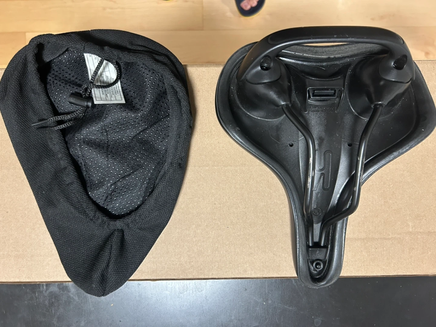 Bike Seat / Saddle with Supercycle Cover and a Rain Cover - photo 3