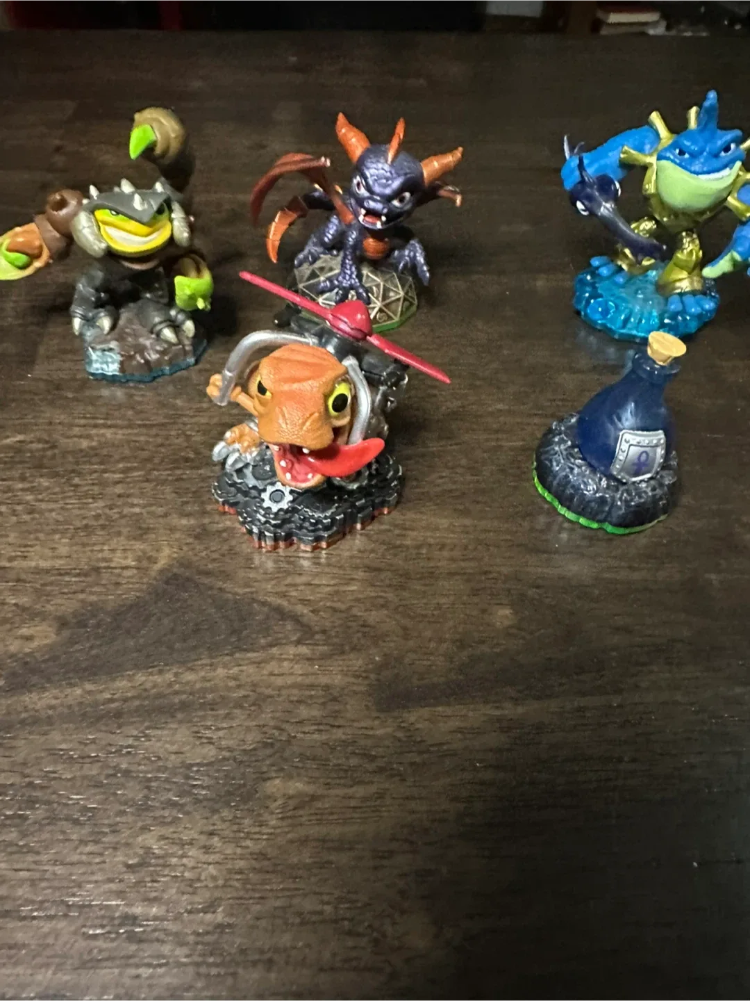 Skylanders Figures Lot image indicator(2)