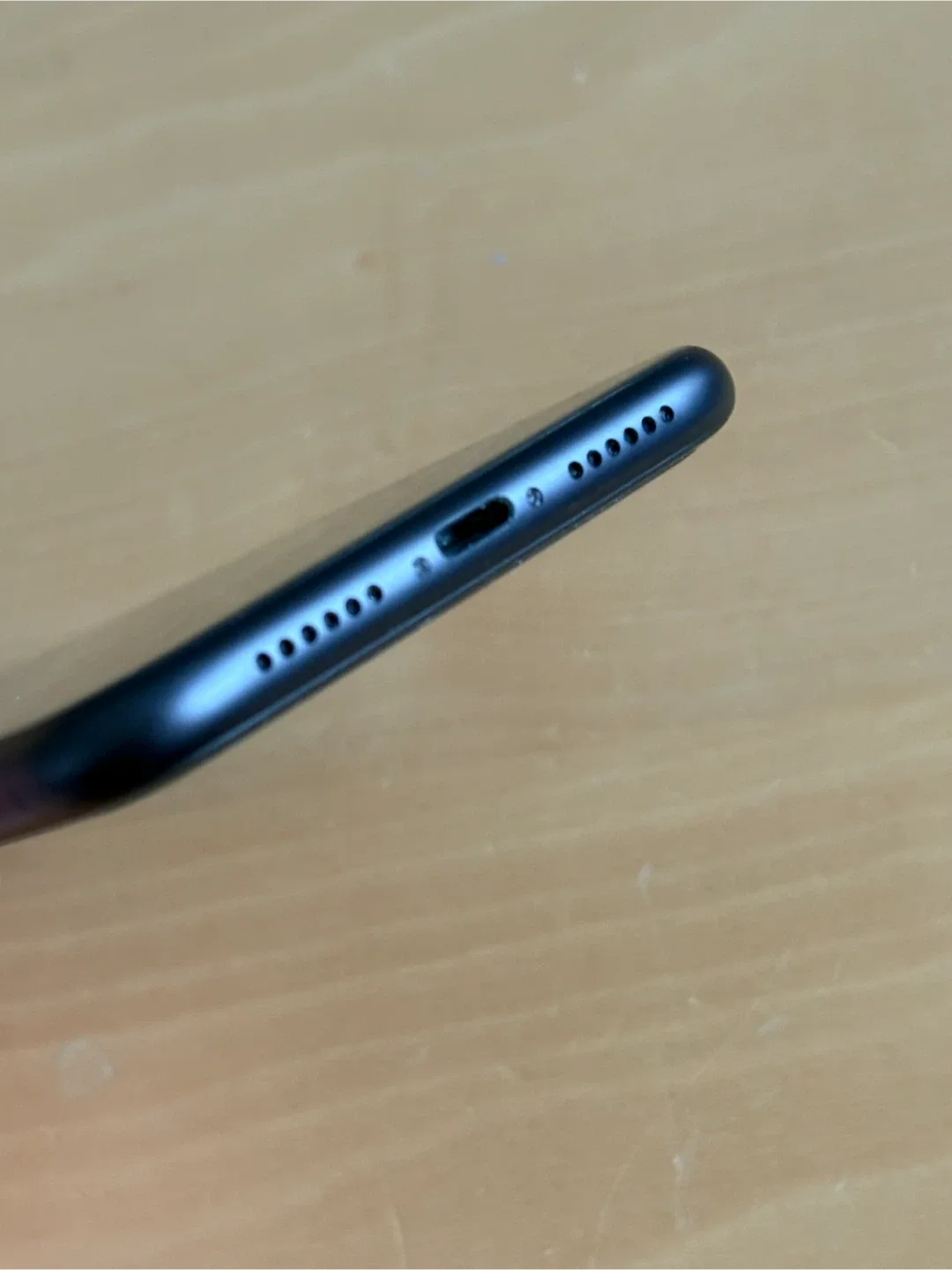 Apple iPhone 11 - Black 64GB image indicator(5)