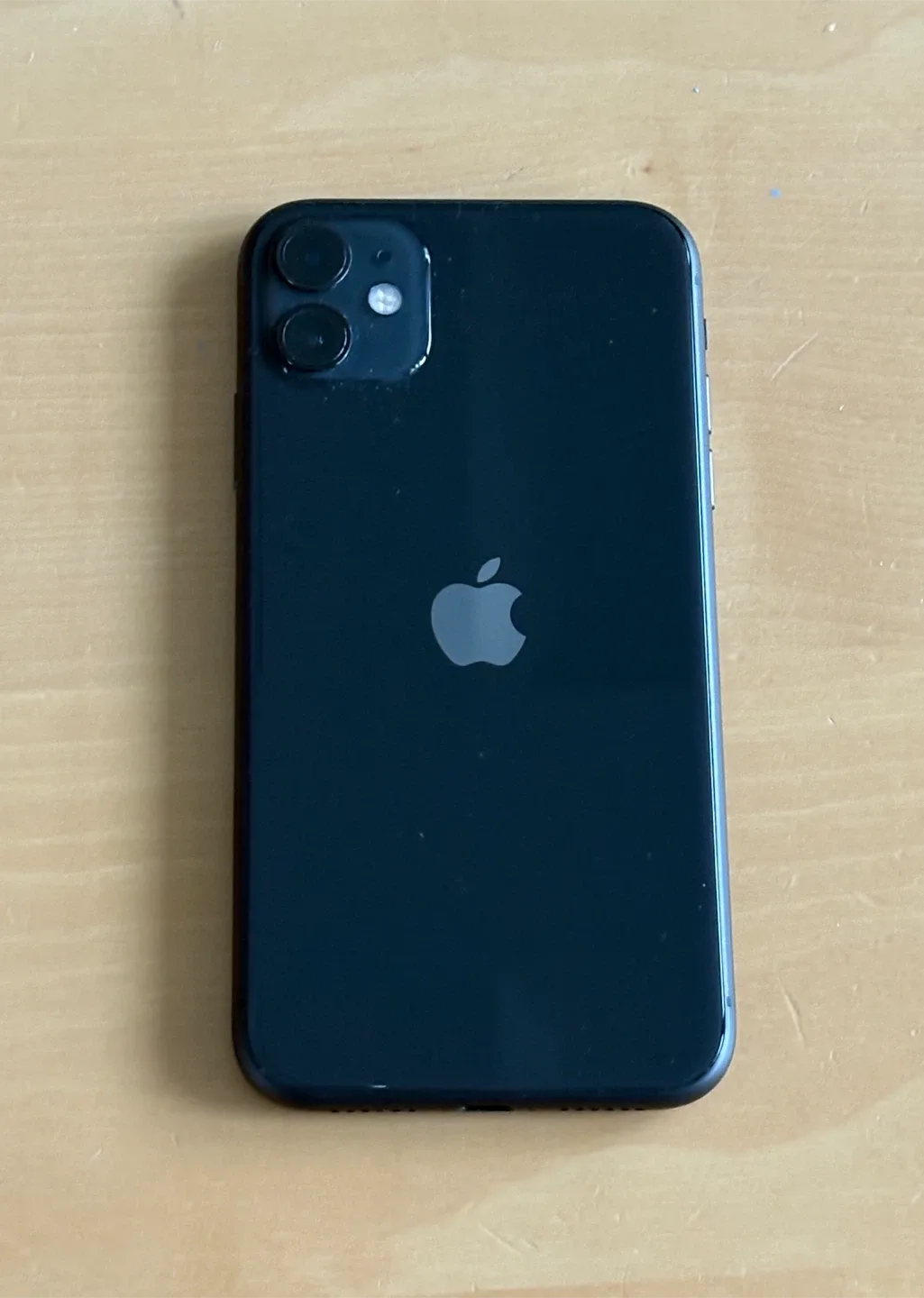 Apple iPhone 11 - Black 64GB image indicator(2)