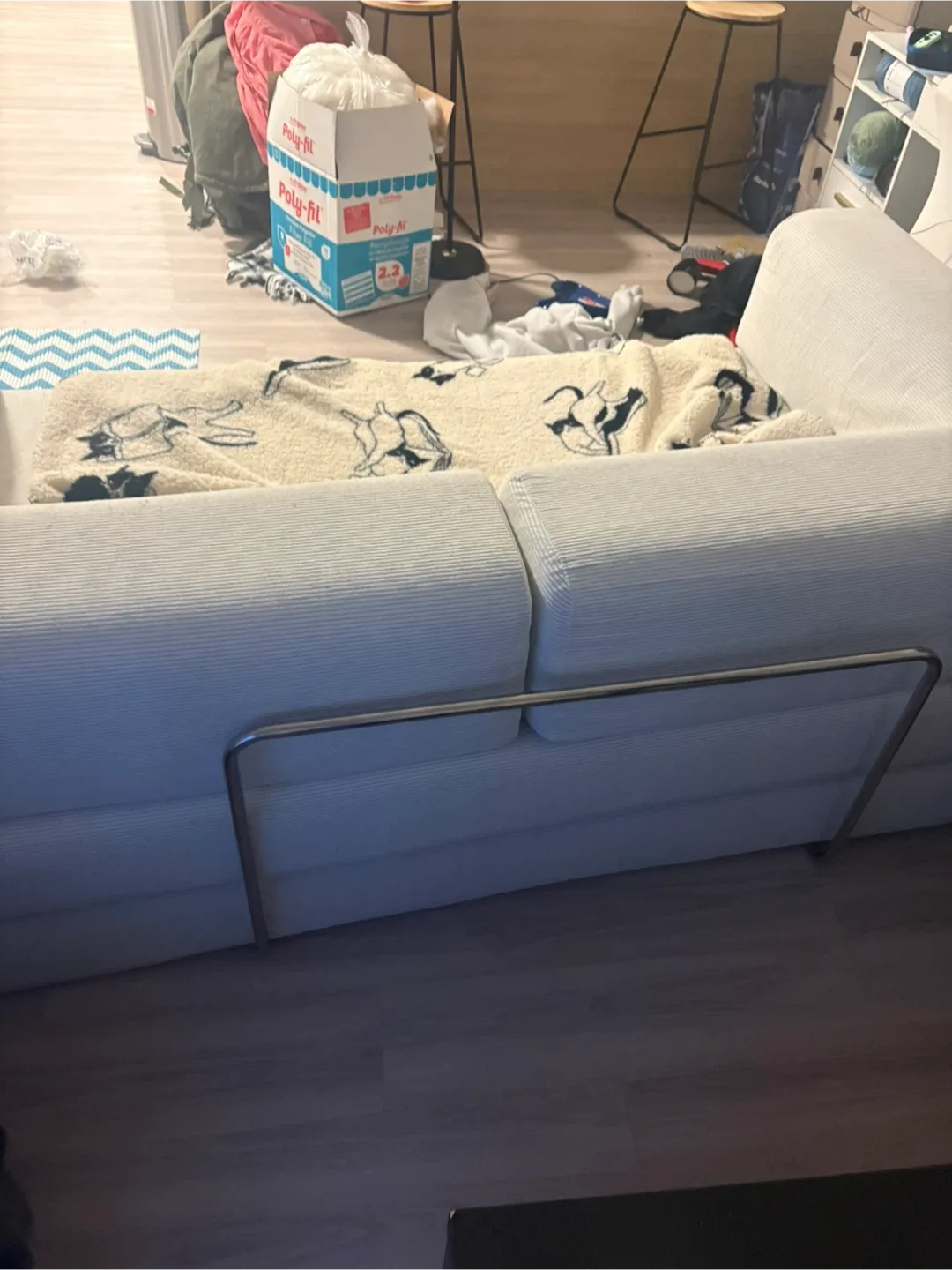 White Sofa image indicator(2)