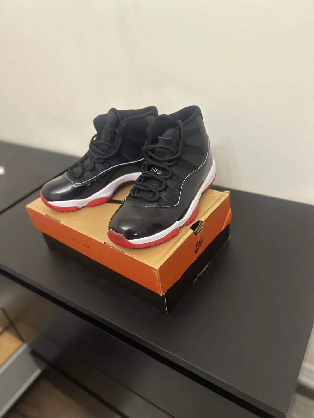 Nike Air Jordan 11 Retro, Size 10 image indicator(2)