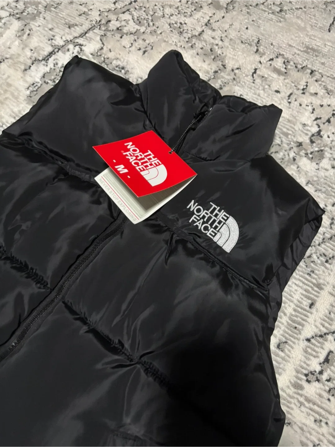 The North Face Puffer Vest - Size M image indicator(2)