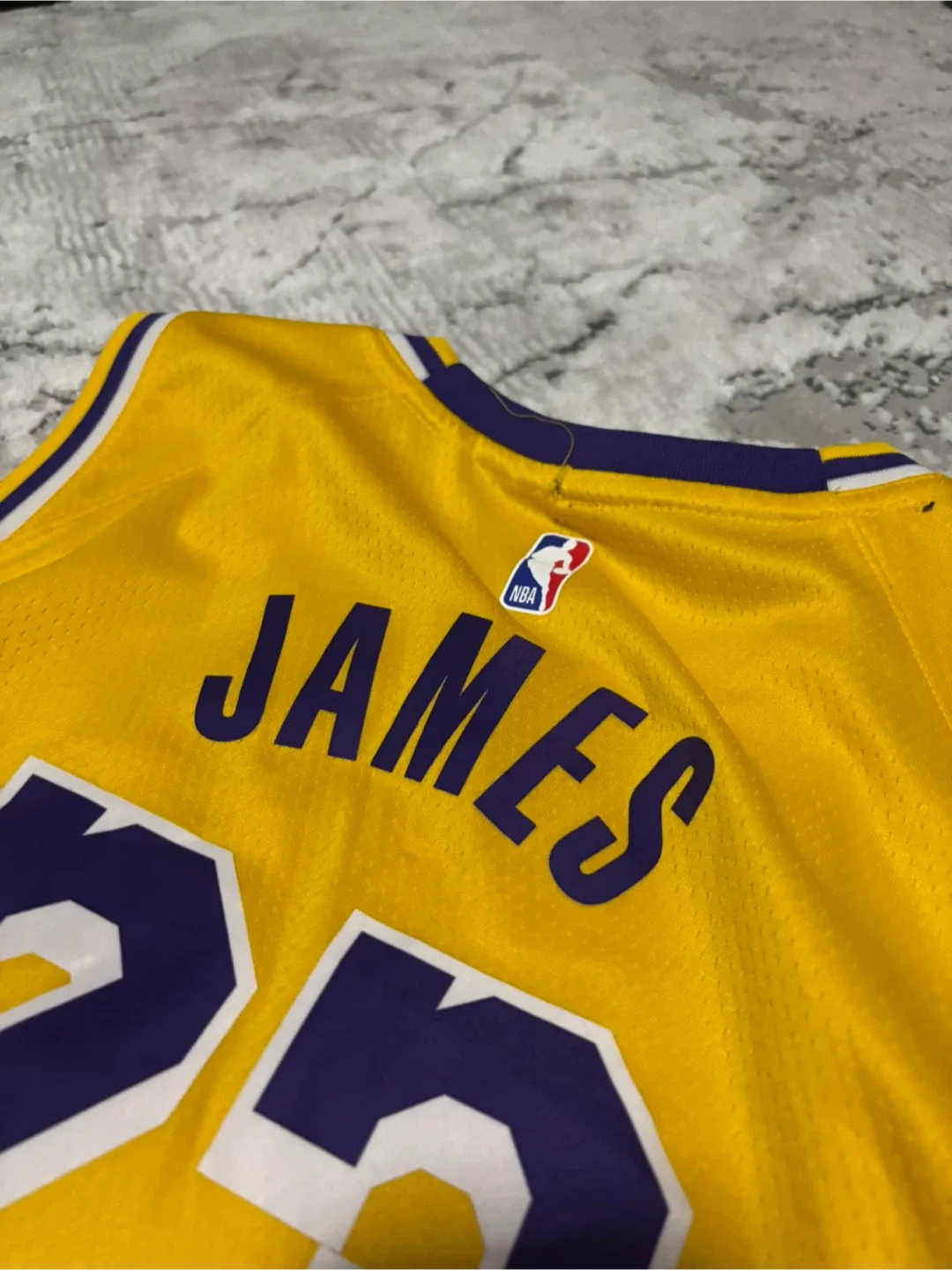 Nike Lakers LeBron James #23 Jersey - XL image indicator(4)