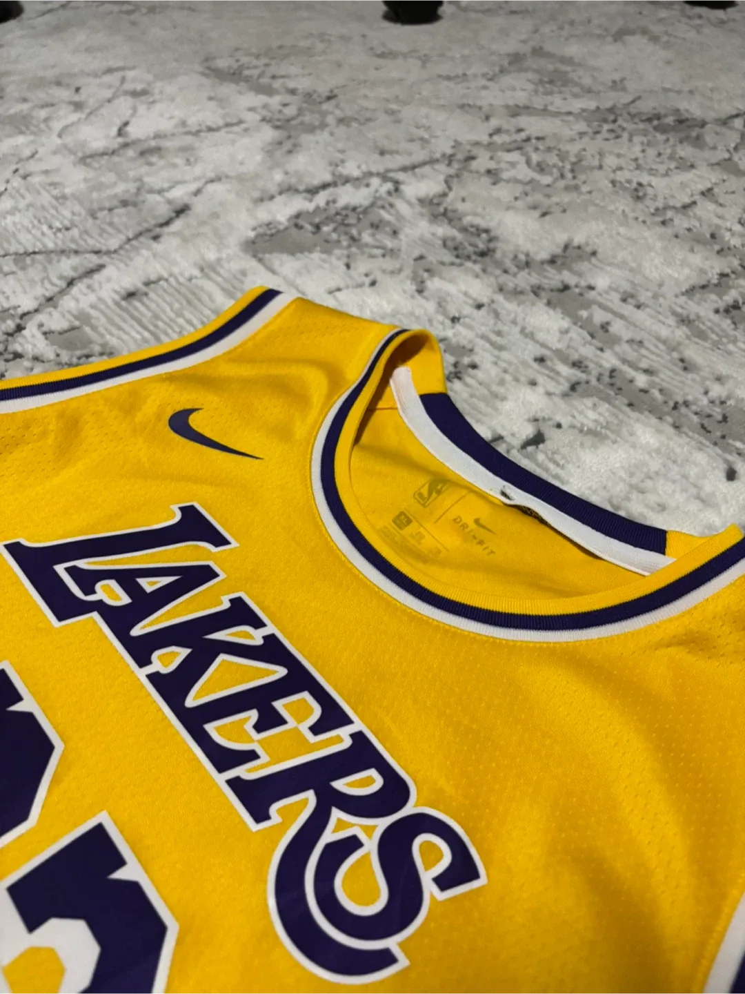 Nike Lakers LeBron James #23 Jersey - XL image indicator(2)