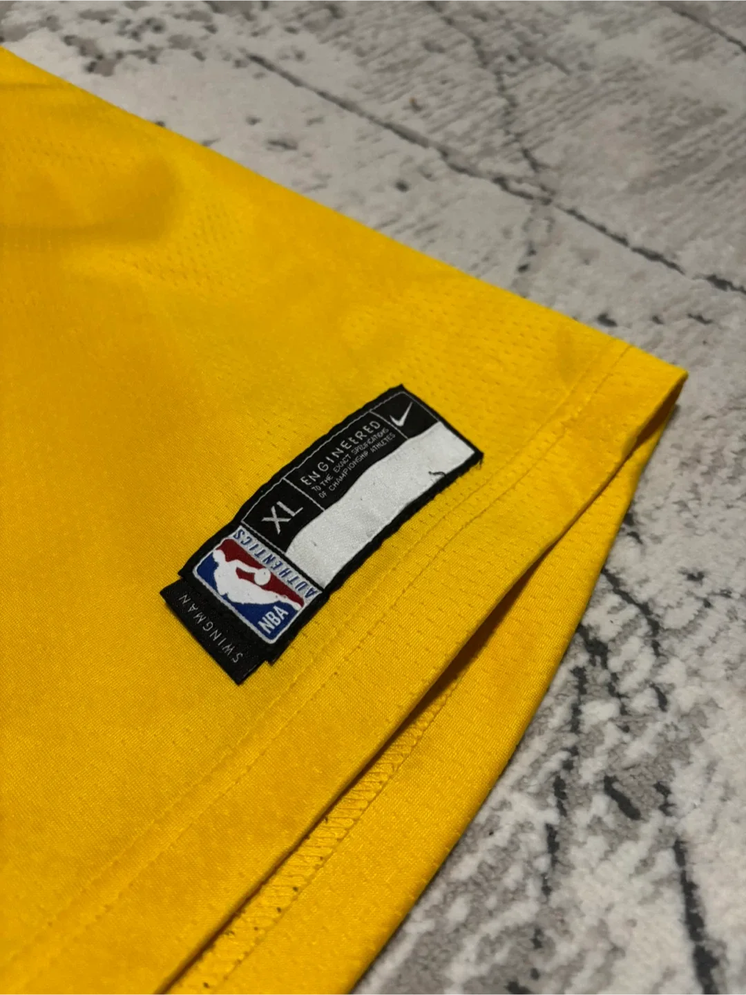 Nike Lakers LeBron James #23 Jersey - XL image indicator(3)