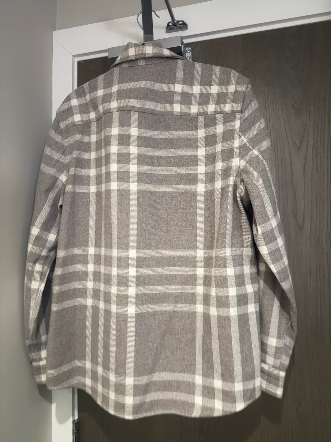 H&M Plaid Flannel Shirt - Size M image indicator(2)
