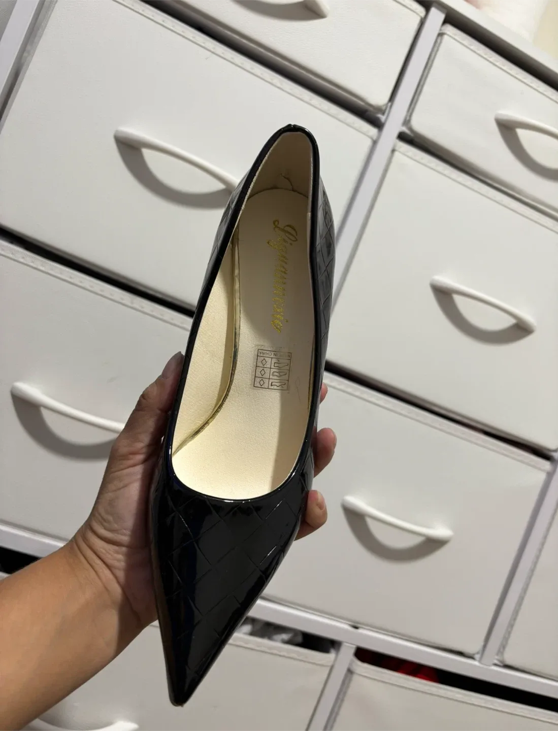 Leguanitos Black Patent Leather Heels image indicator(4)