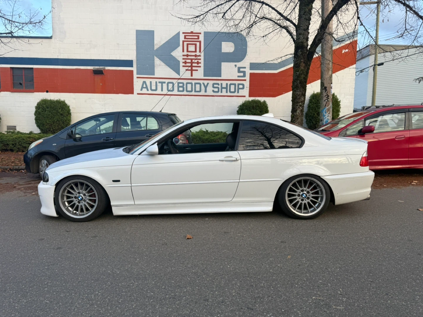 White BMW Coupe - photo 4