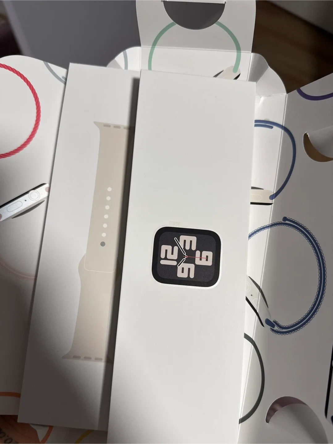 Apple Watch SE 2nd Gen Starlight, New sealed box image indicator(3)
