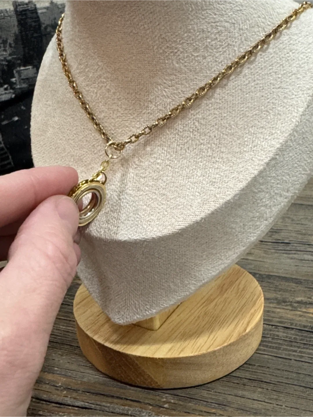 Fendi (upcyle) gold tone Circle Necklace chunky chain image indicator(8)