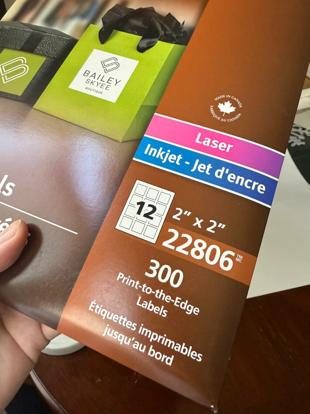 BNIB White Square Labels - Avery 22806 image indicator(3)