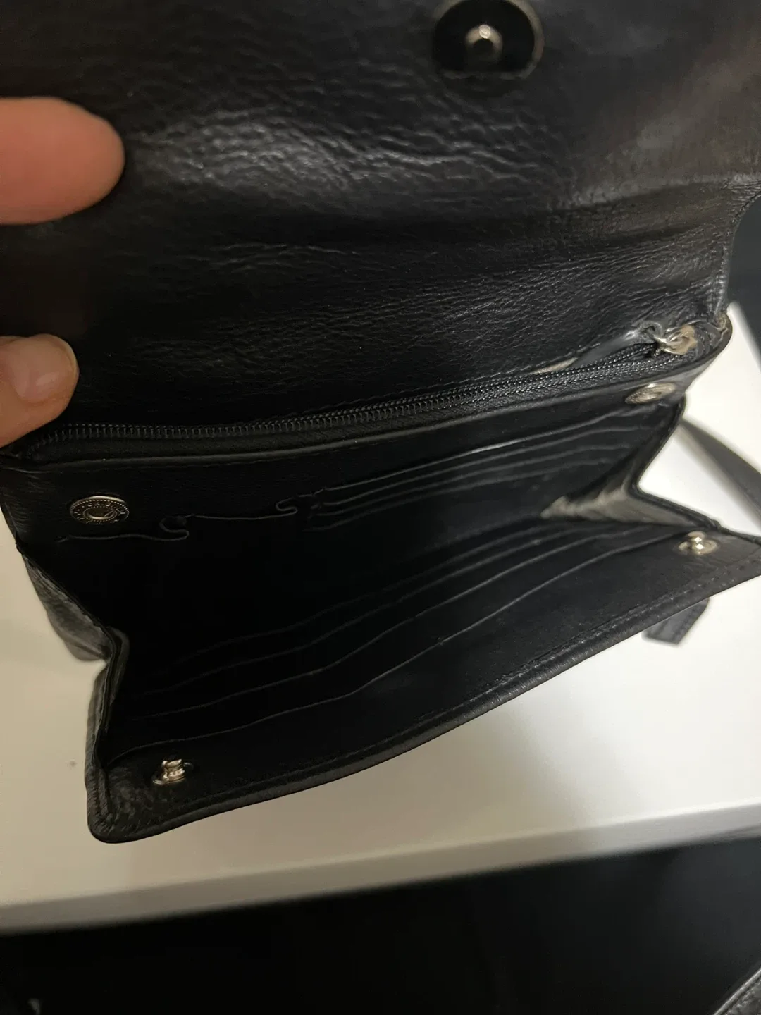 The Trend Black Leather Crossbody Bag image indicator(3)