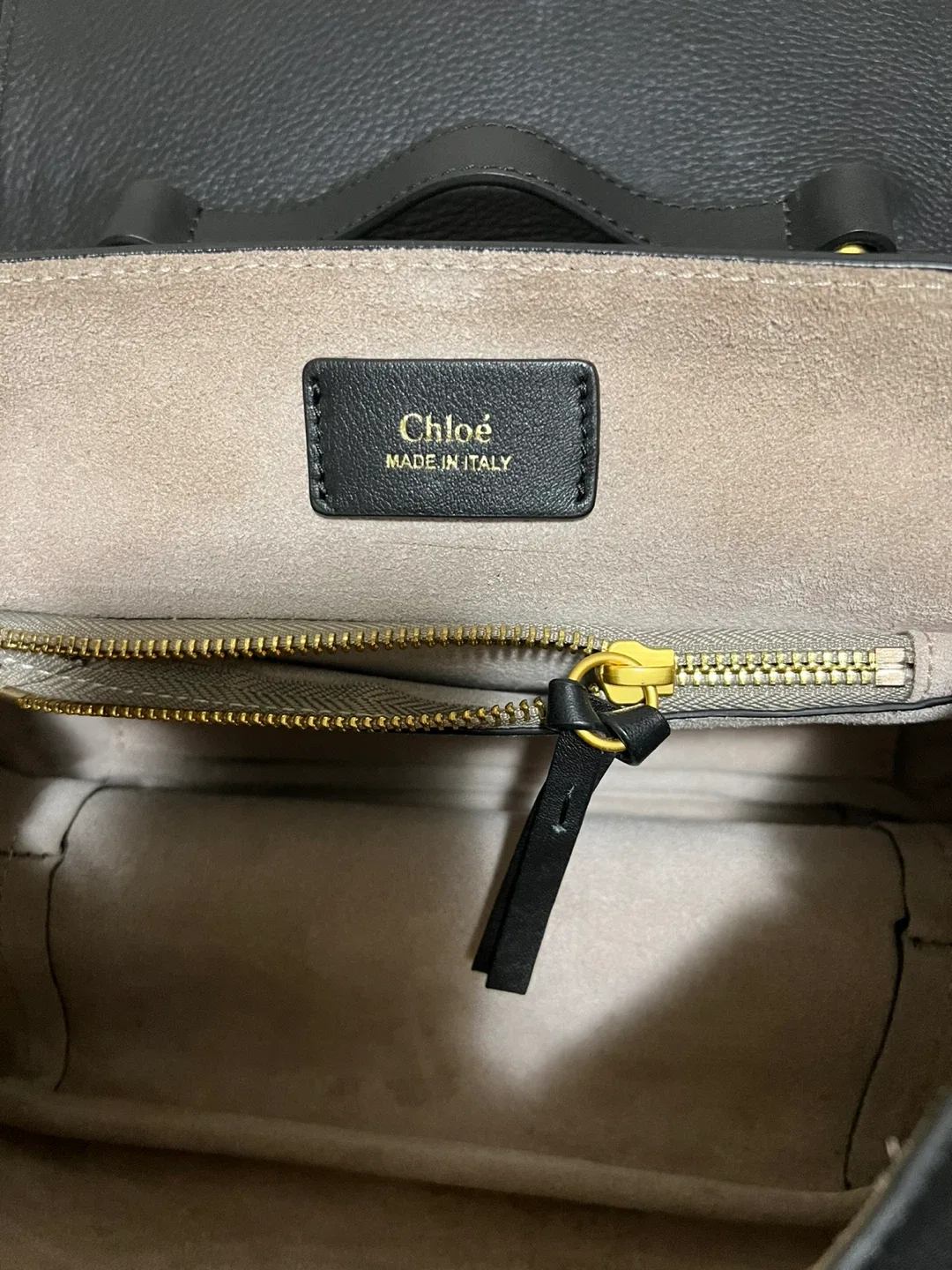Black Leather Shoulder Bag image indicator(6)