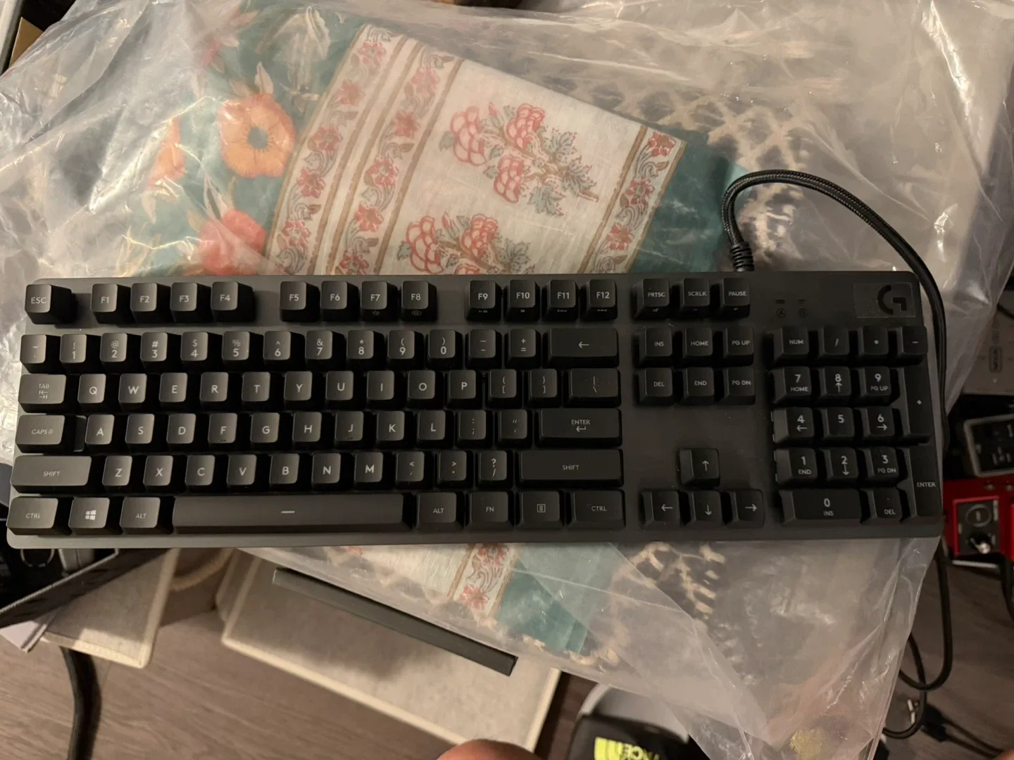 Logitech G915 Carbon Keyboard + free wireless mouse