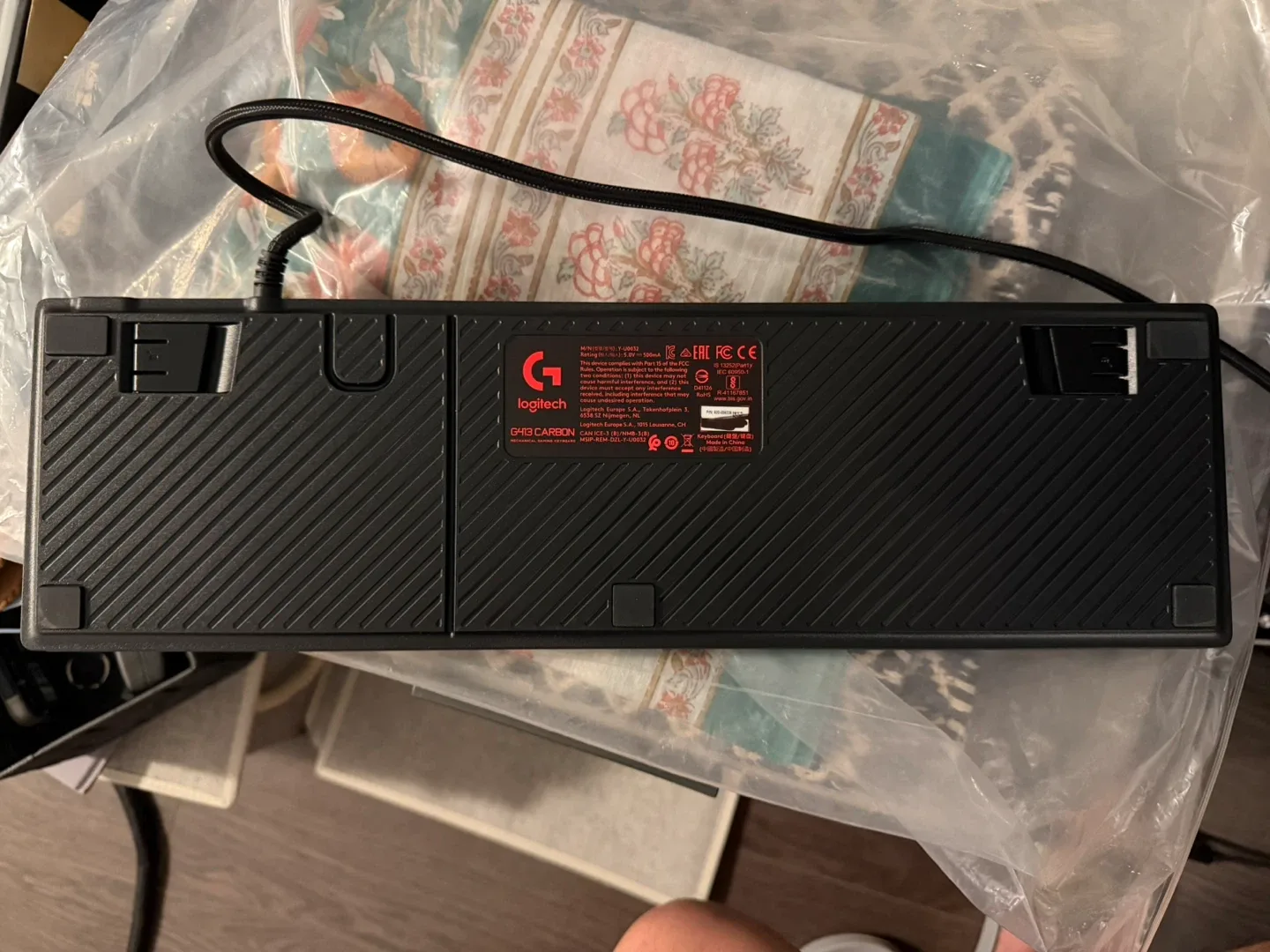 Logitech G915 Carbon Keyboard + free wireless mouse image indicator(2)