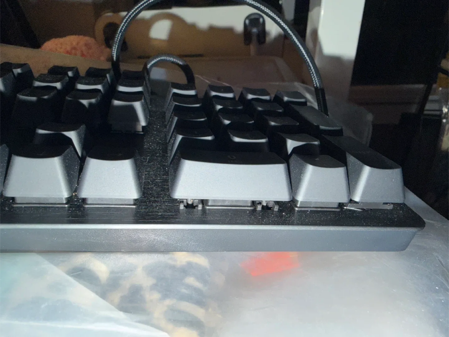 Logitech G915 Carbon Keyboard + free wireless mouse image indicator(4)