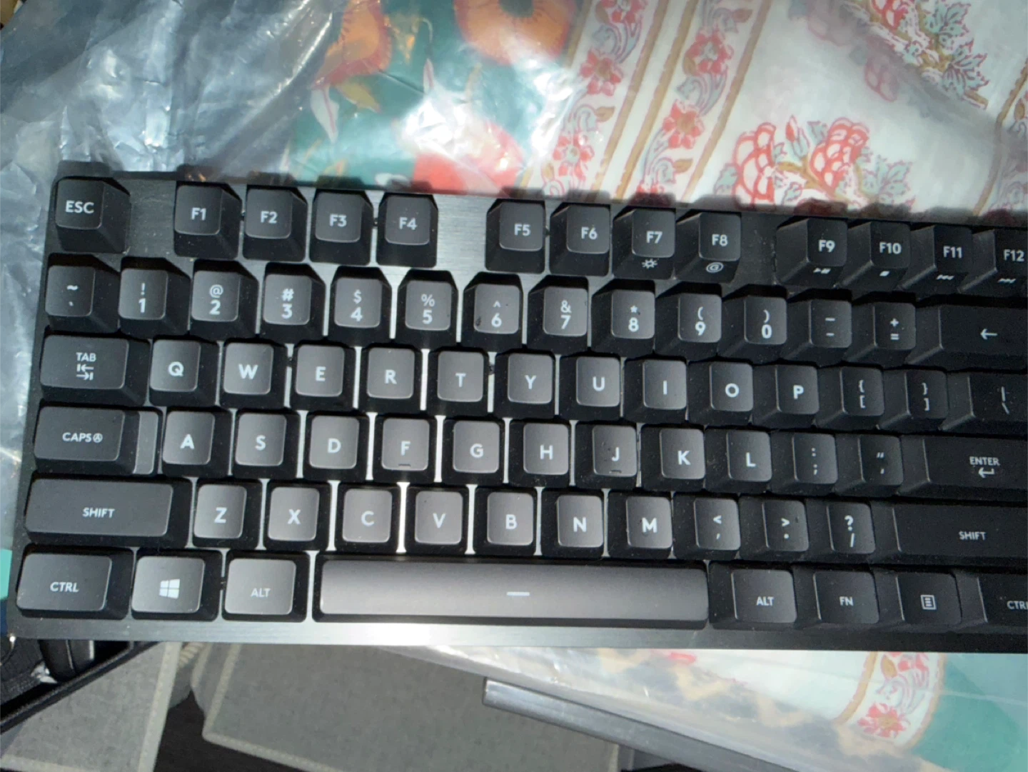 Logitech G915 Carbon Keyboard + free wireless mouse - photo 5
