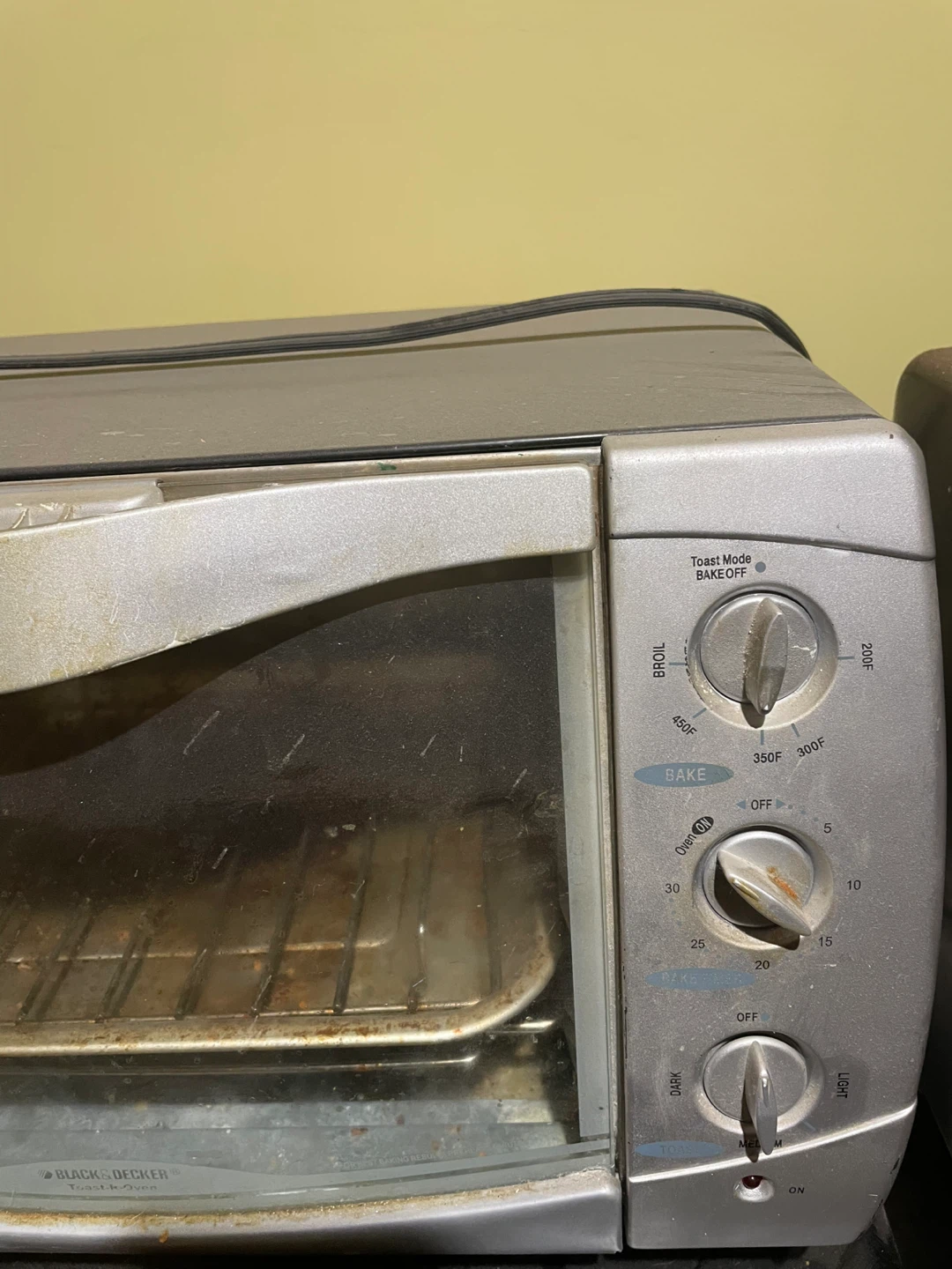 Black and Decker Toaster Oven Available - photo 2