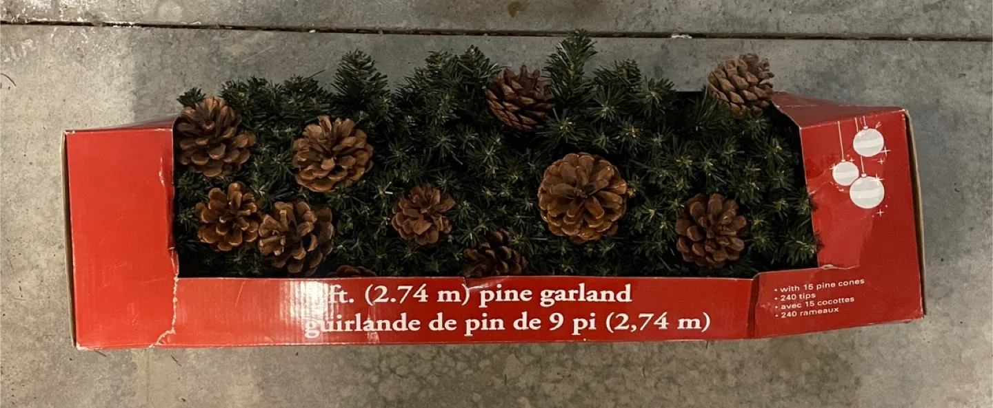 9 ft Pine Garland with Pine Cones