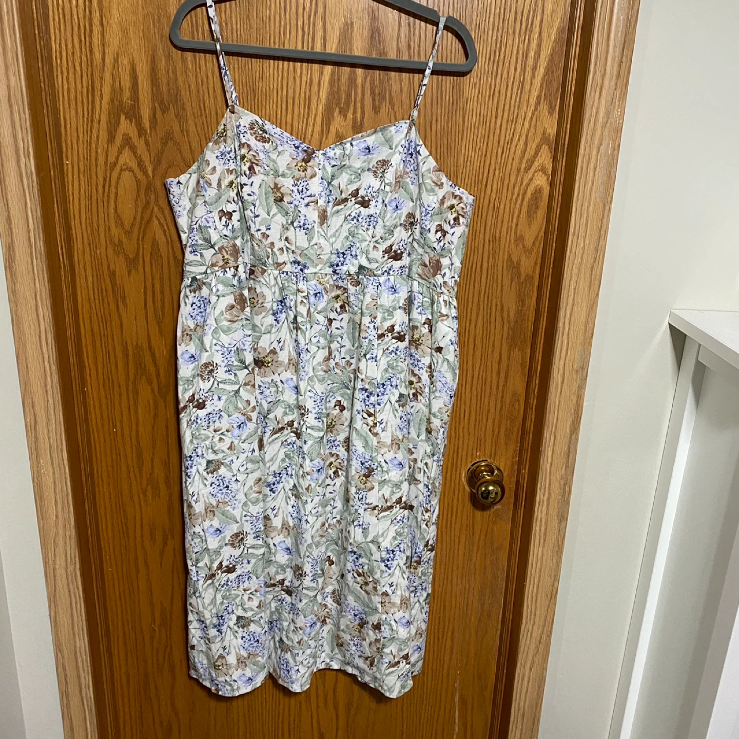 Sleeveless Midi Dress with Sweetheart Neckline