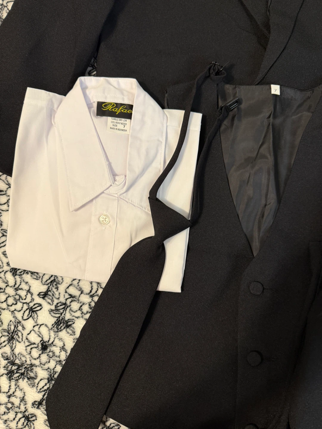 Rafael Black Suit - Size 7 (5 Pcs) - photo 3