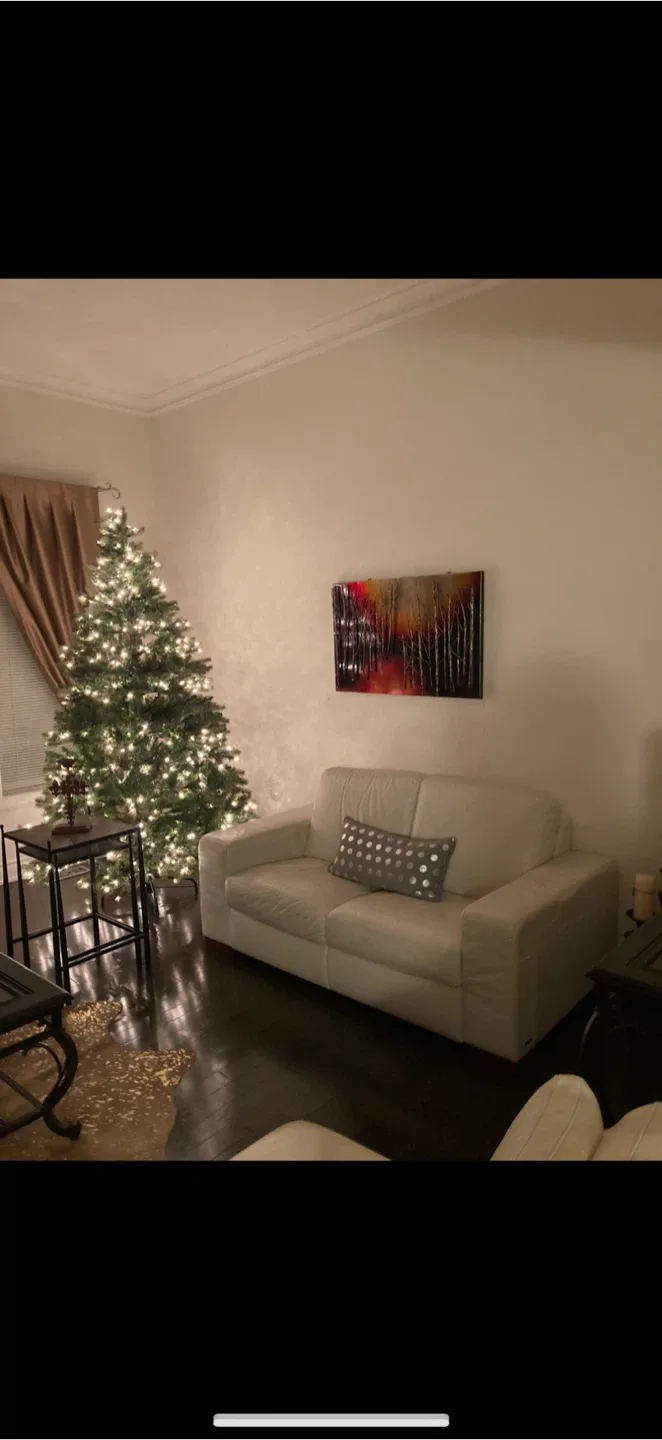 Christmas Tree prelit 7.5 ft tall