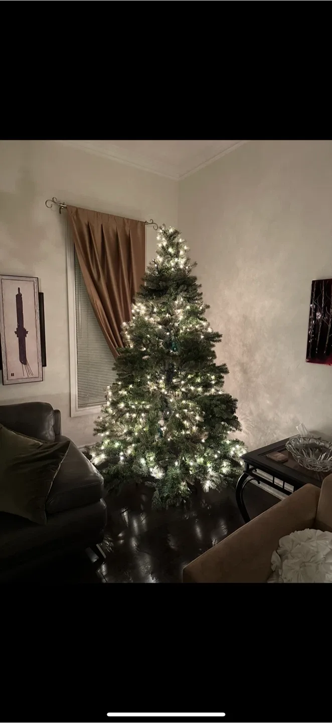 Christmas Tree prelit 7.5 ft tall image indicator(2)