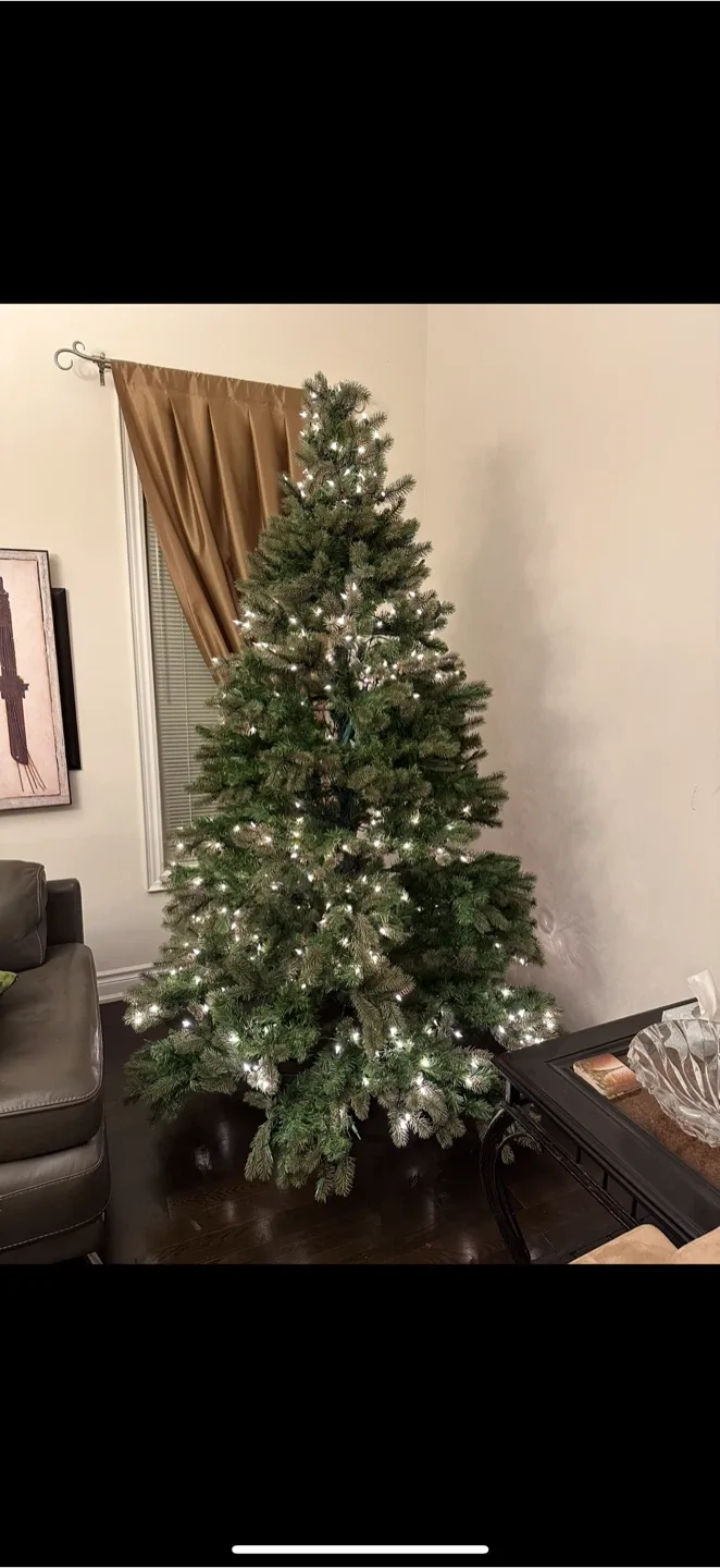 Christmas Tree prelit 7.5 ft tall image indicator(4)