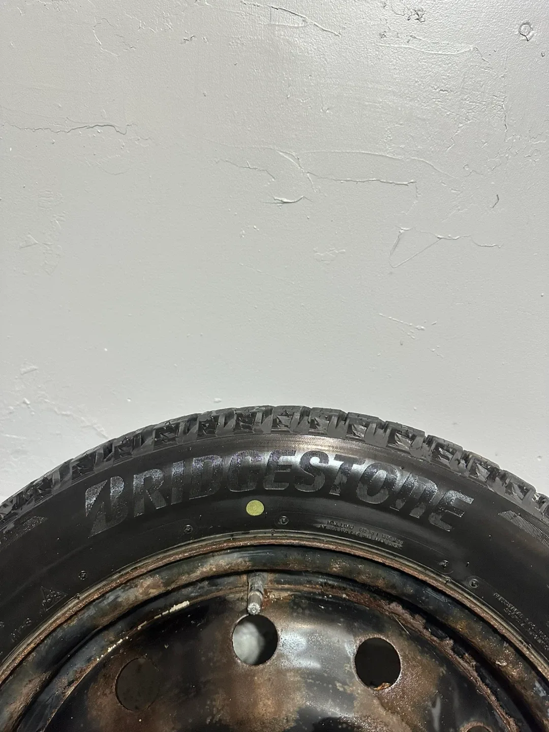 Bridgestone Blizzak 205/55/R16 Winter Tires image indicator(4)