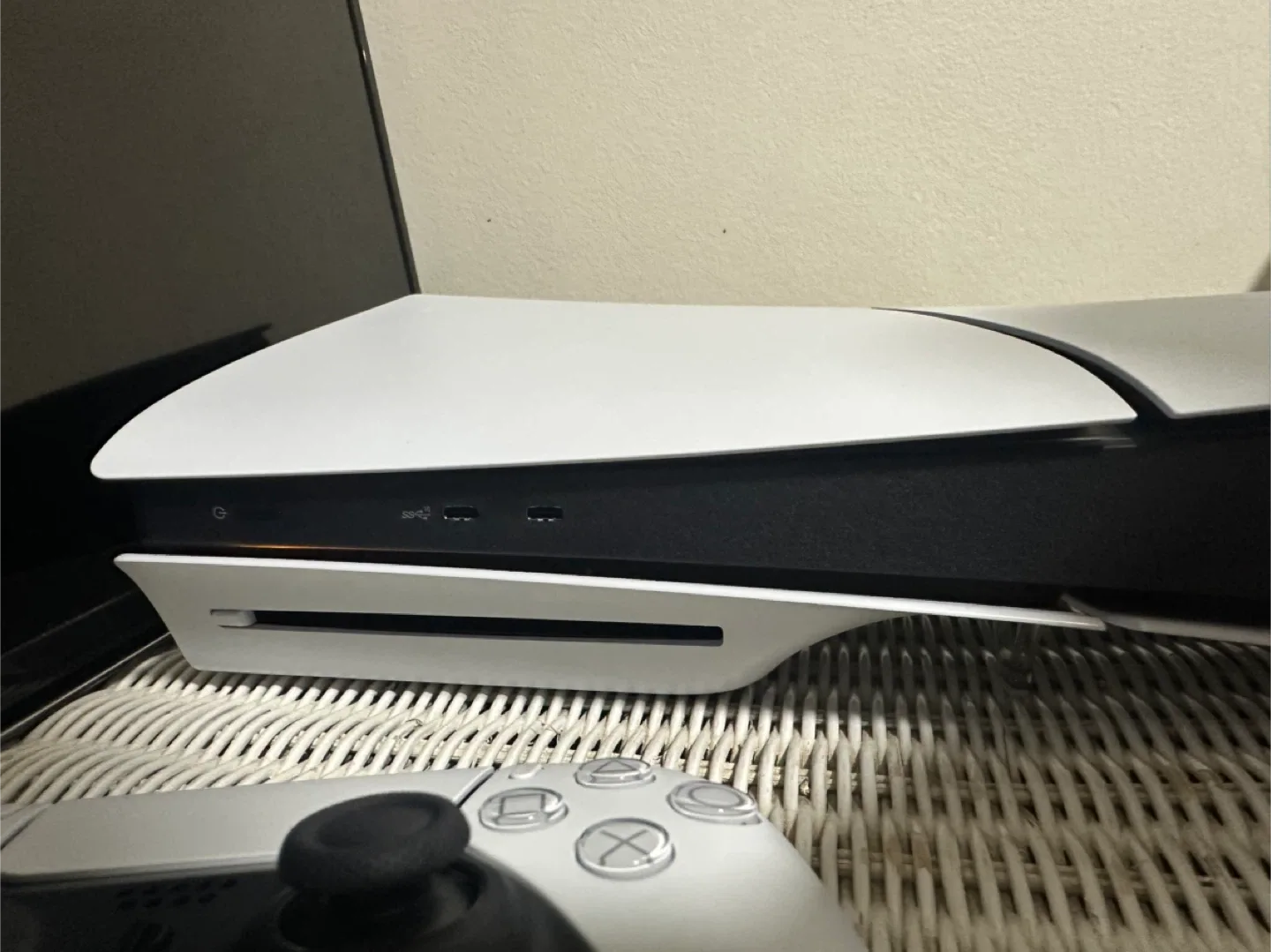 PlayStation 5 (PS5) Fortnite Bundle - Like New! image indicator(5)