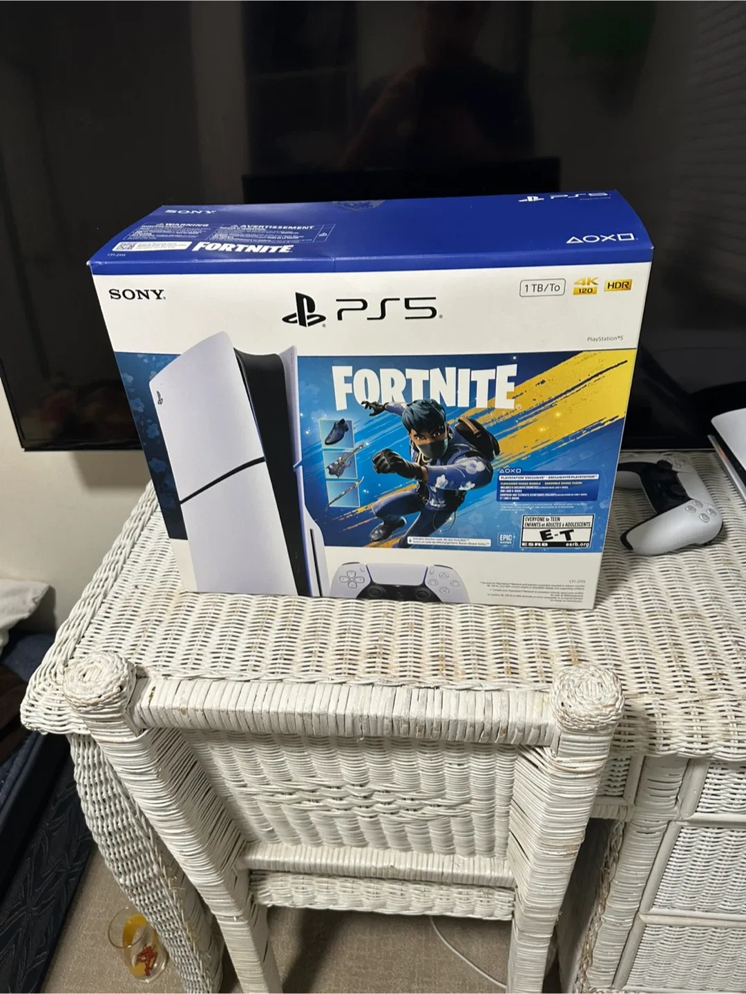 PlayStation 5 (PS5) Fortnite Bundle - Like New! image indicator(2)