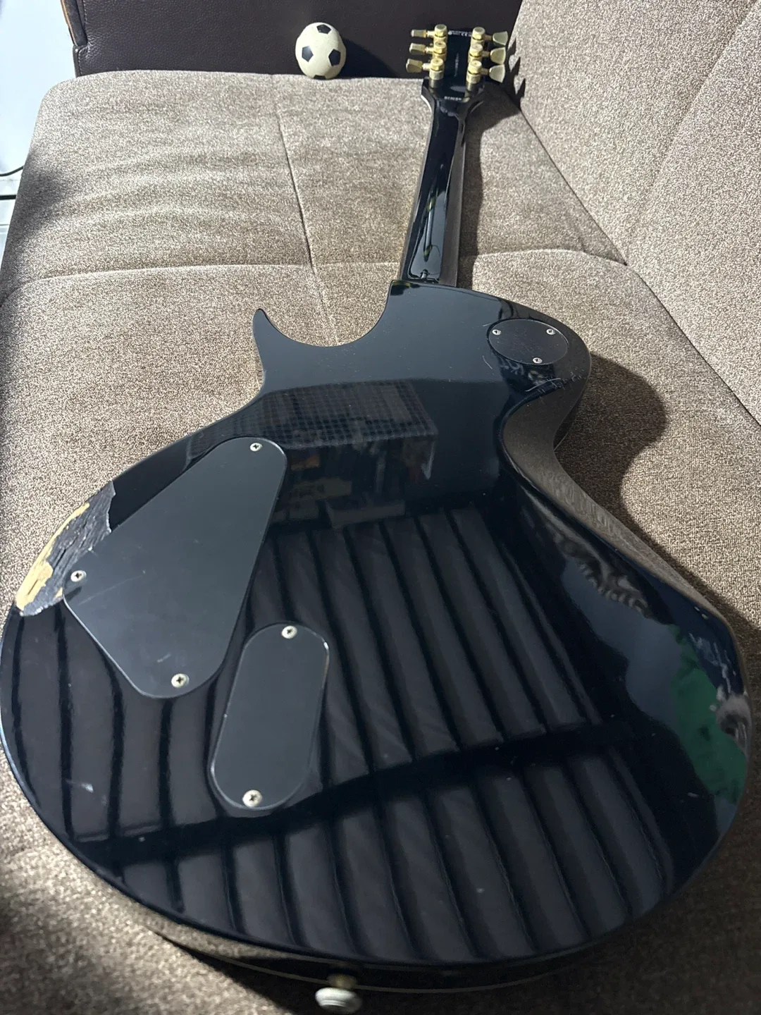 LTD Deluxe Black Electric Guitar image indicator(4)