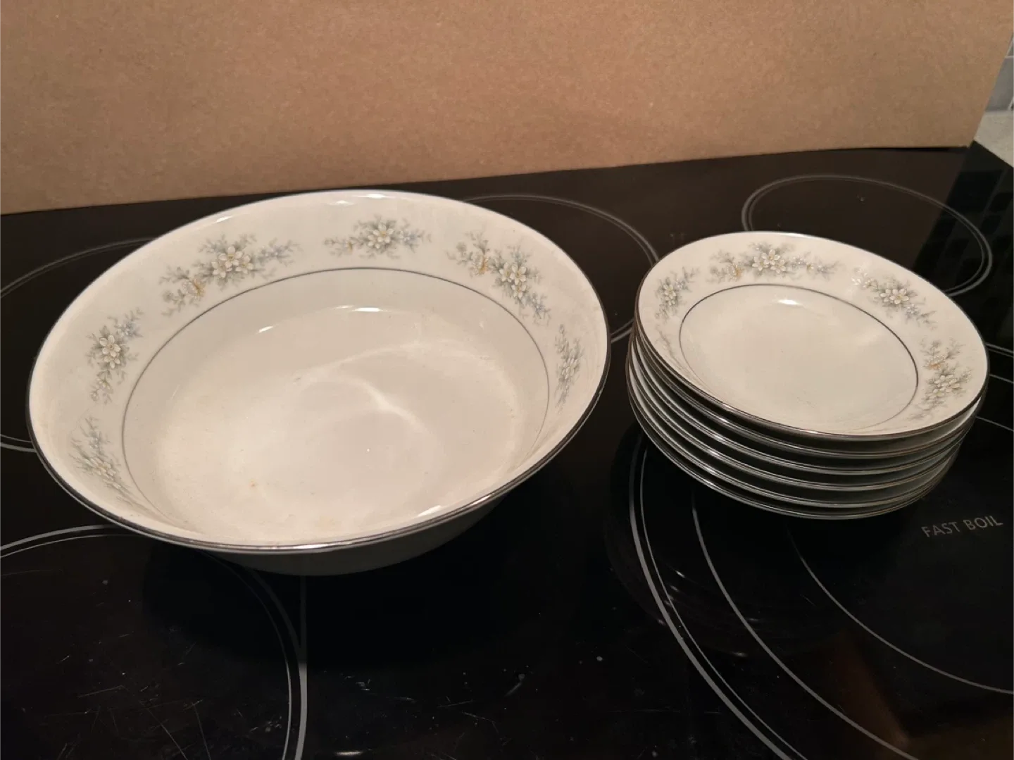 Vintage China Dinnerware Set image indicator(5)