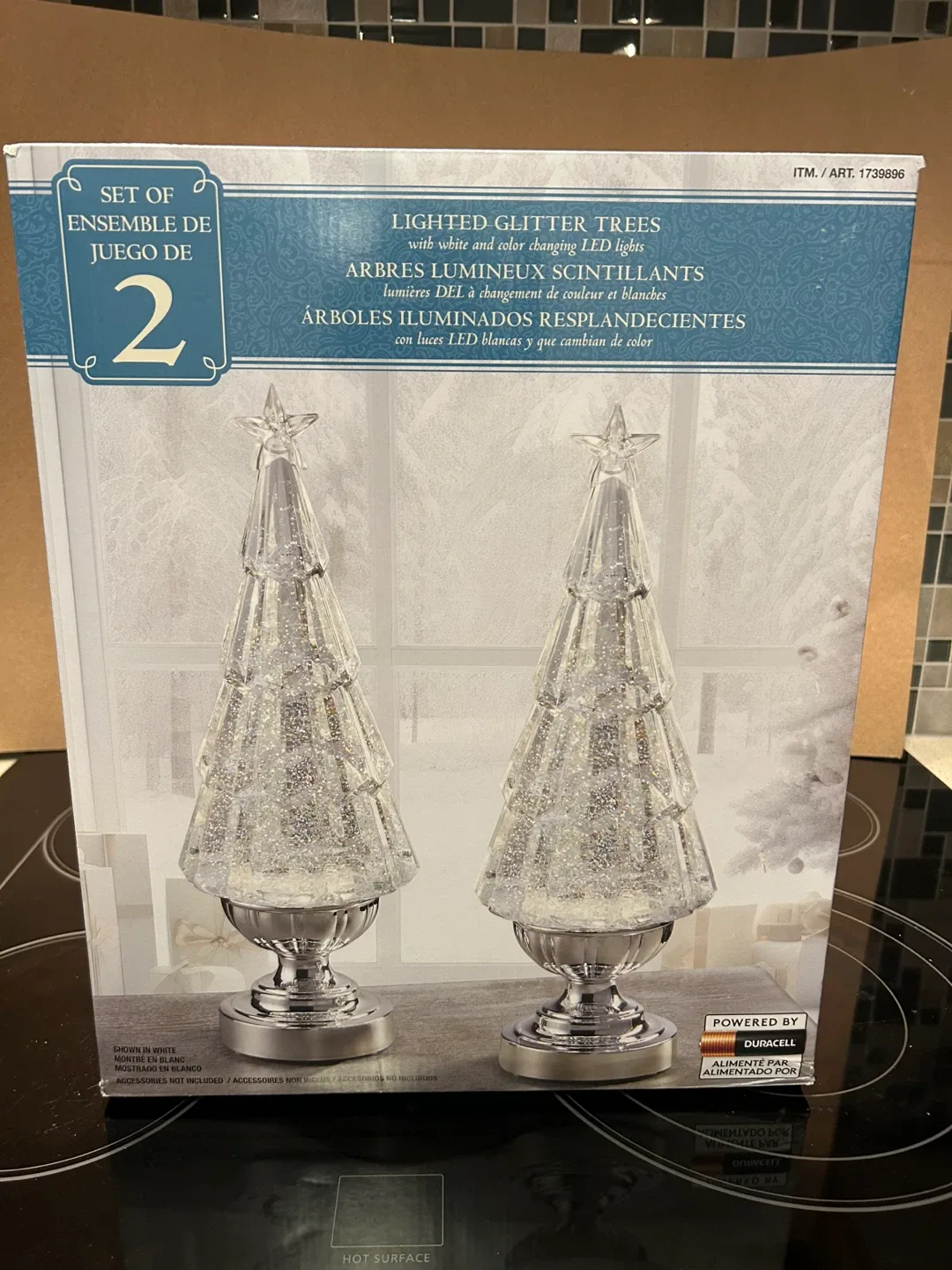 Serving dishes, Christmas decor, glasses image indicator(4)