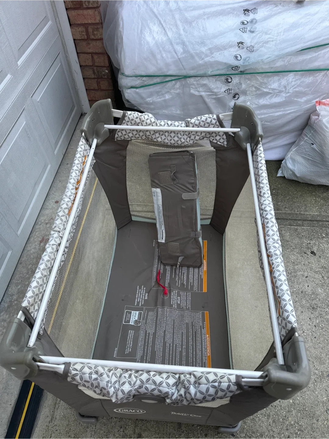 Graco Travel Crib Playard image indicator(2)