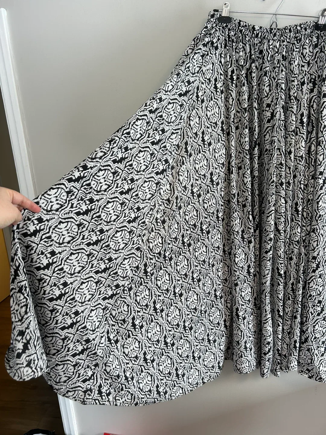 Magic Skirt - Size Medium image indicator(2)