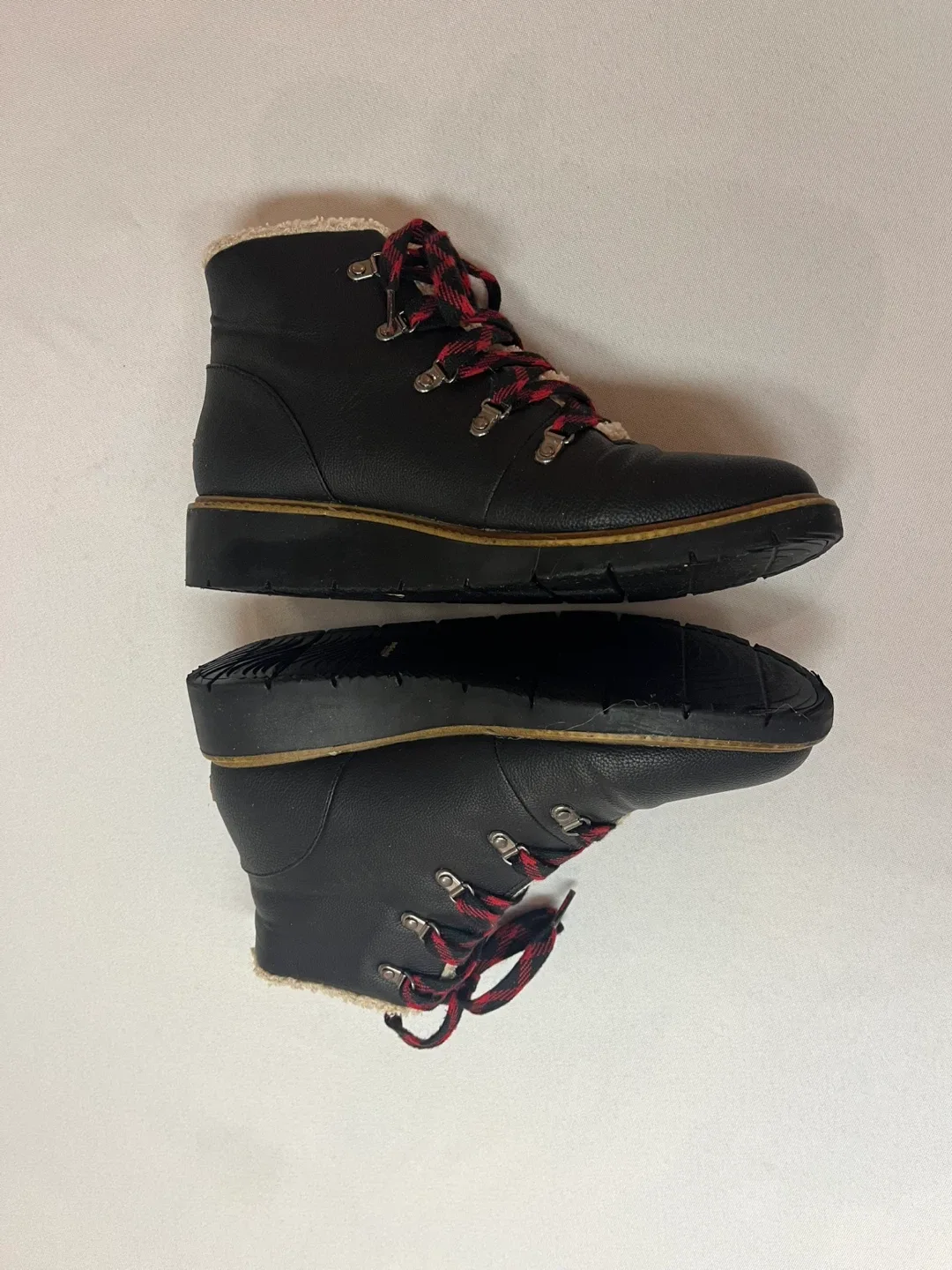 Ladies Size 9 Winter Hiking Boots - Dr. Scholl’s image indicator(3)