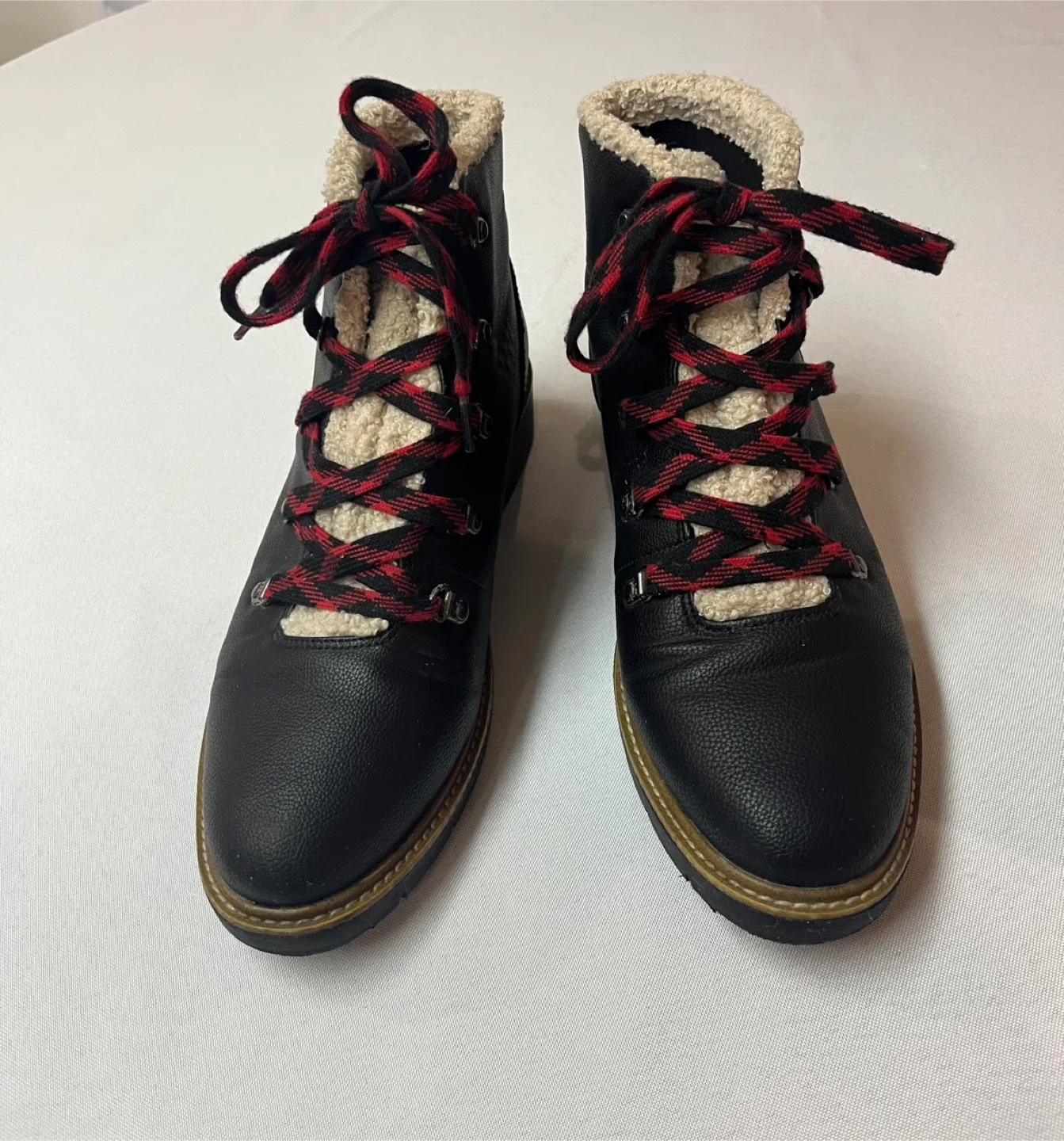 Ladies Size 9 Winter Hiking Boots - Dr. Scholl’s image indicator(2)