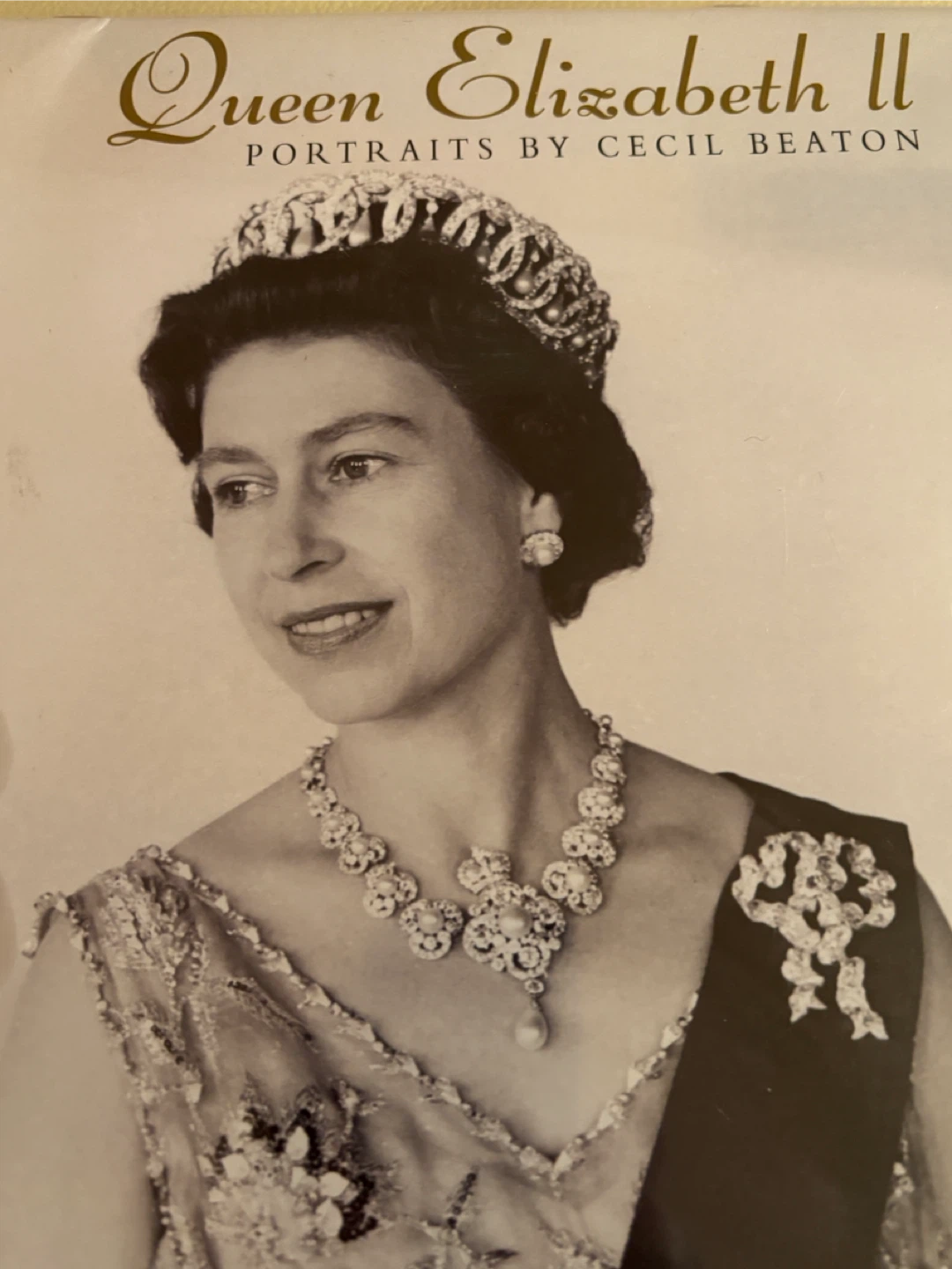 Queen Elizabeth II Portraits Calendar 2013 (sealed) - photo 2