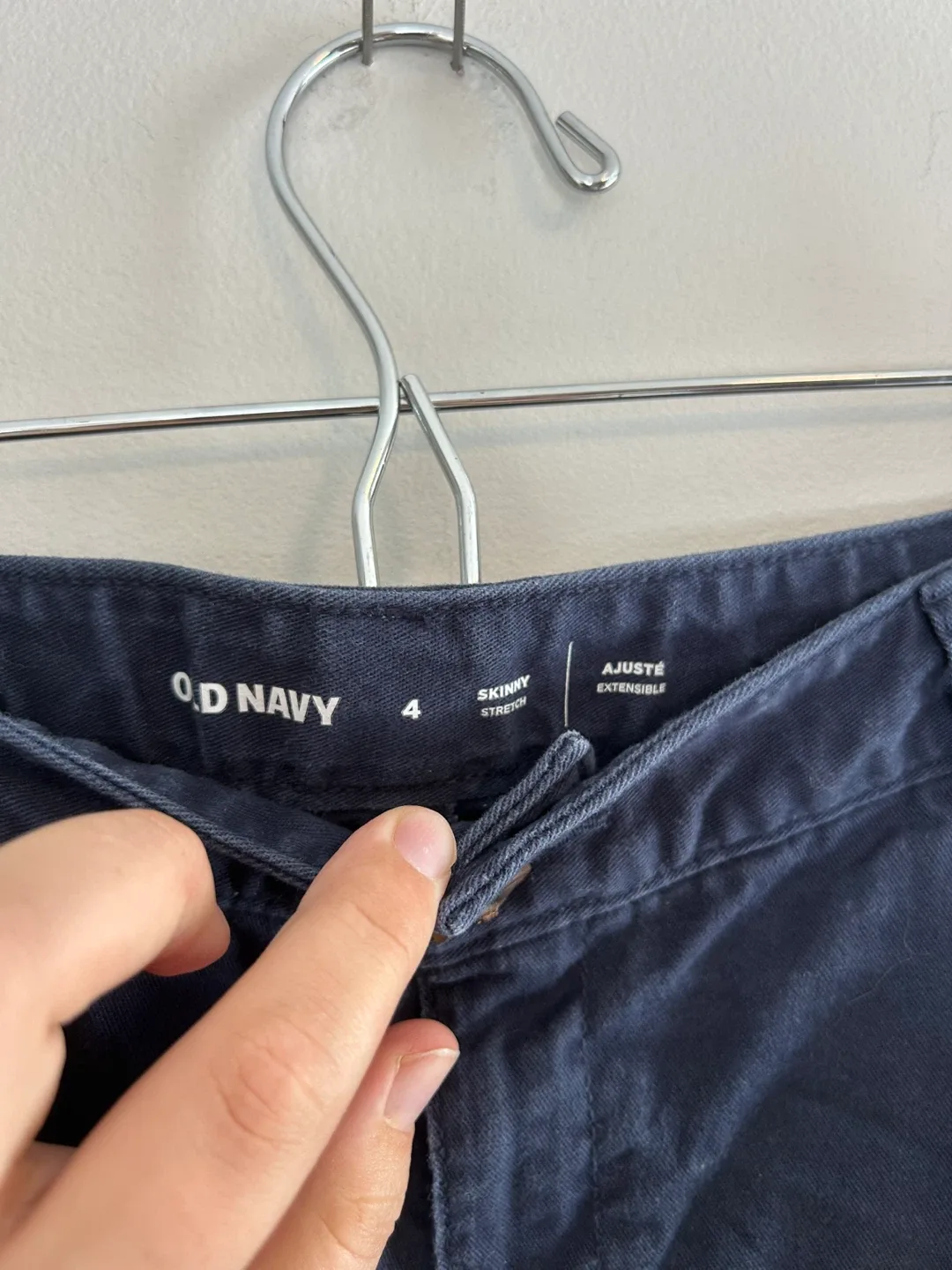 Old Navy Skinny Pants - Size 4 image indicator(3)