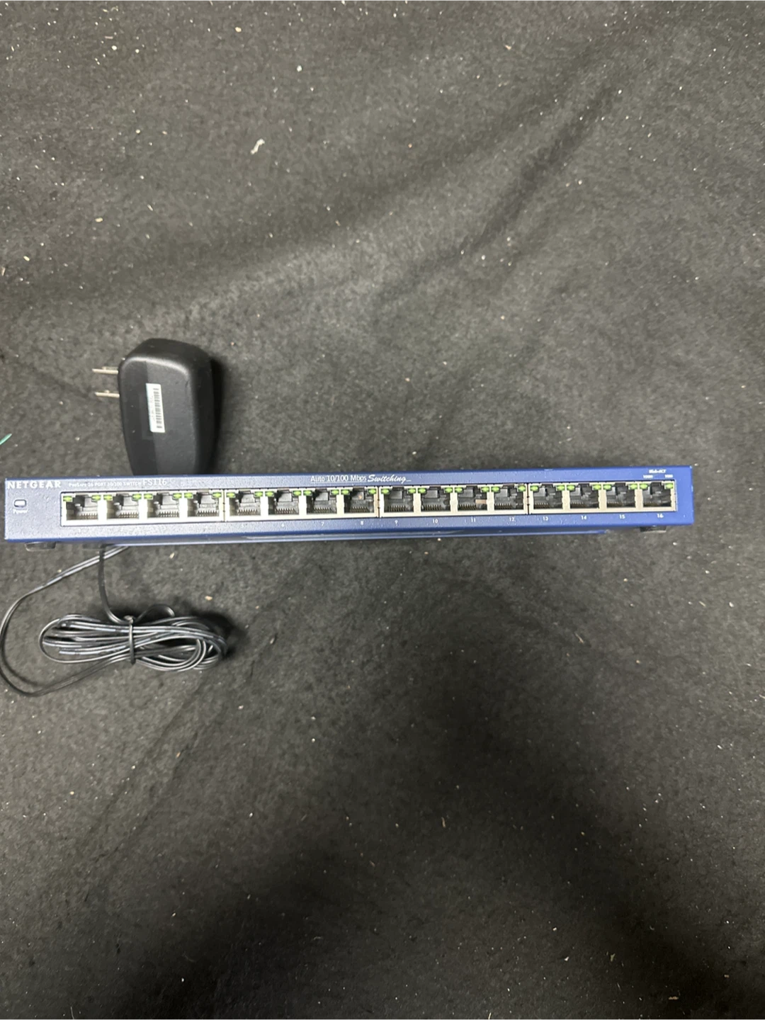 NETGEAR Prosafe 16-Port 10/100 Switch FS116 - photo 2