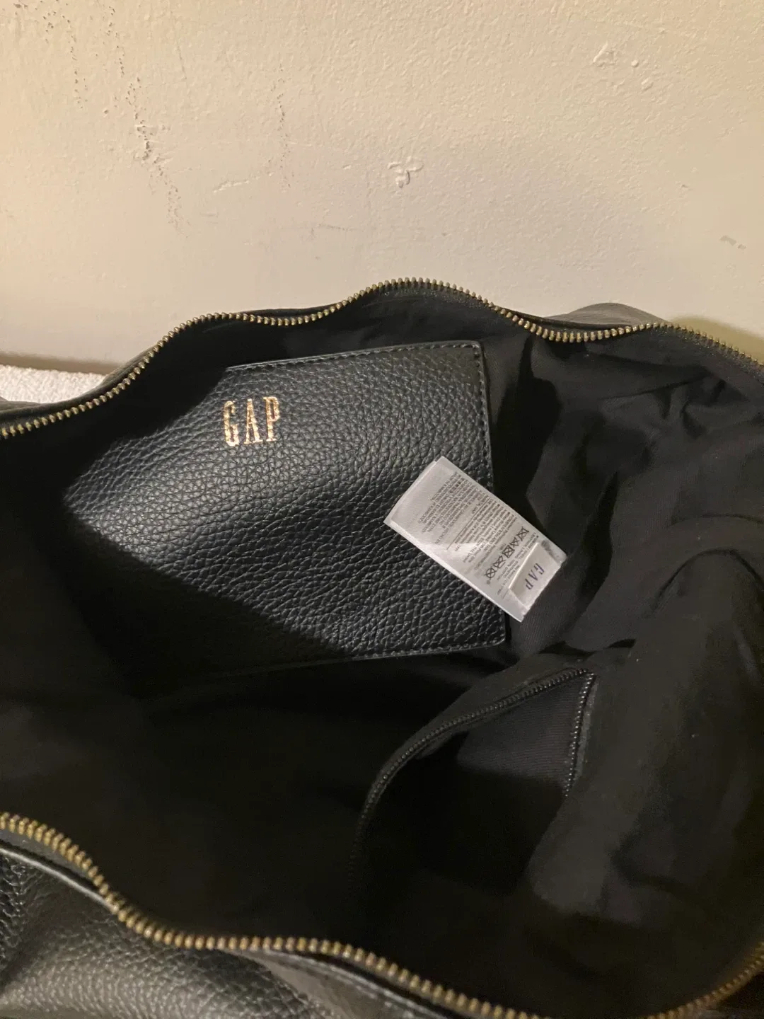 GAP Black Leather Slouchy Bag image indicator(5)