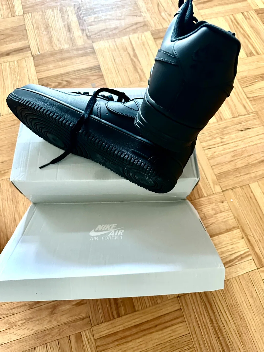 New Nike Air Force 1 '07 Black still in box image indicator(2)