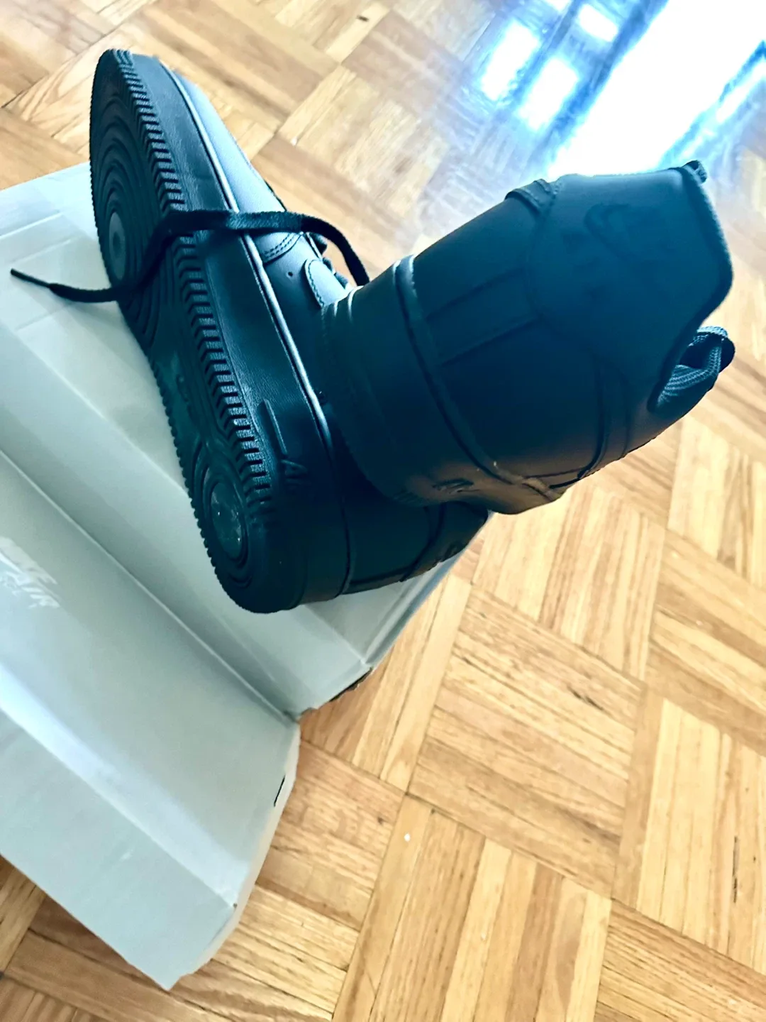 New Nike Air Force 1 '07 Black still in box image indicator(3)