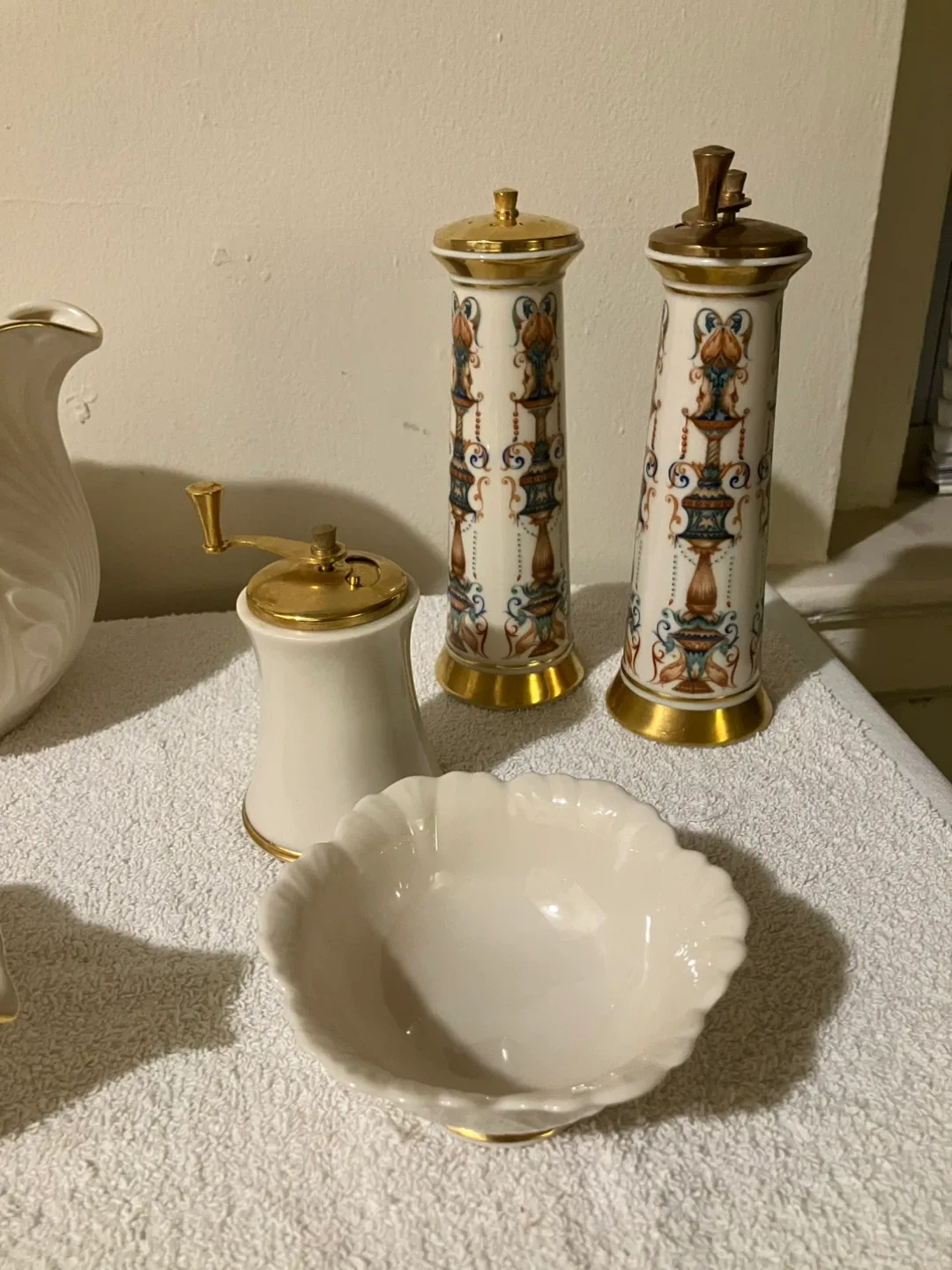 Vintage collection of Lenox Porcelain tableware with 24kt trim image indicator(2)