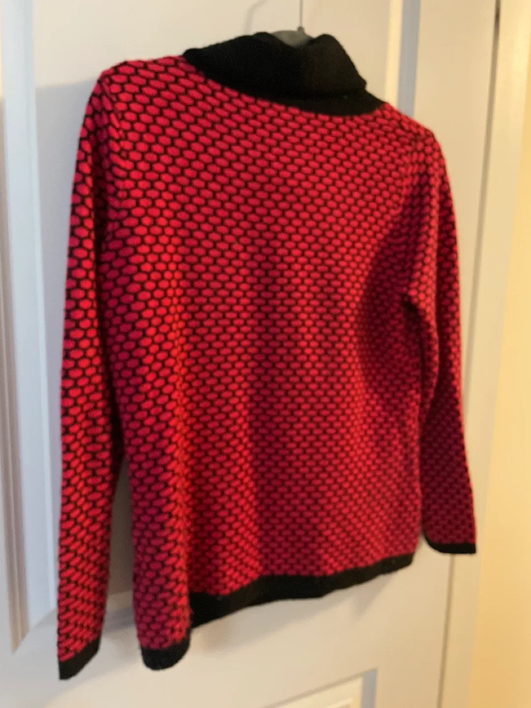 Laura Red & Black Sweater - size M like new image indicator(3)