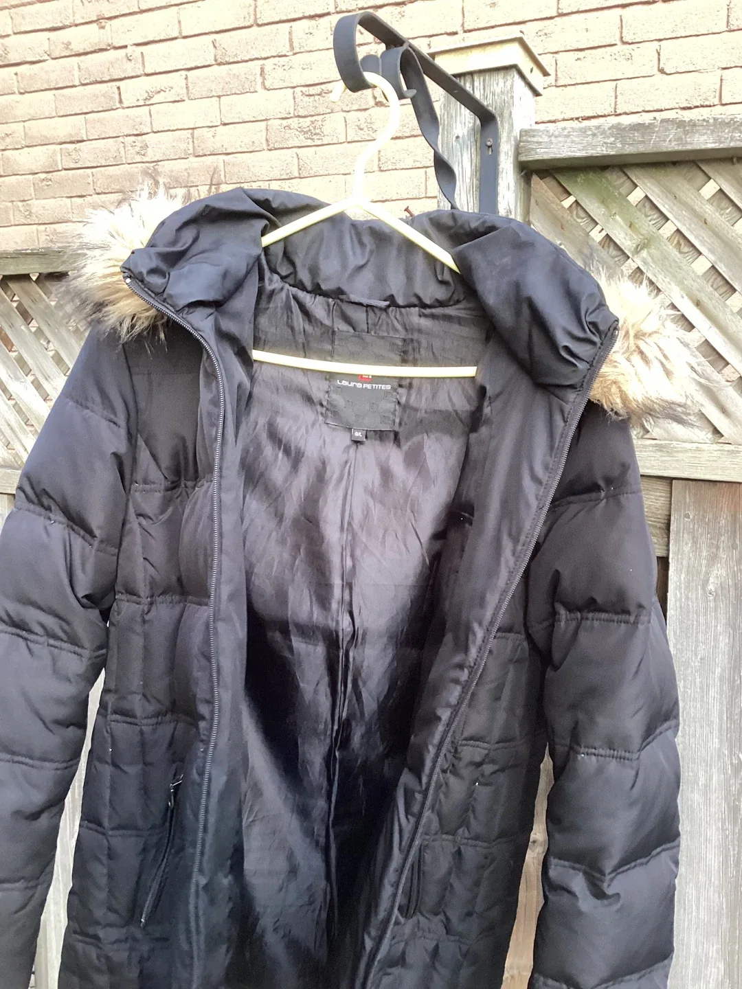 LIKE NEW LADIES SIZE LARGE LAURA PETITES WINTER COAT image indicator(3)
