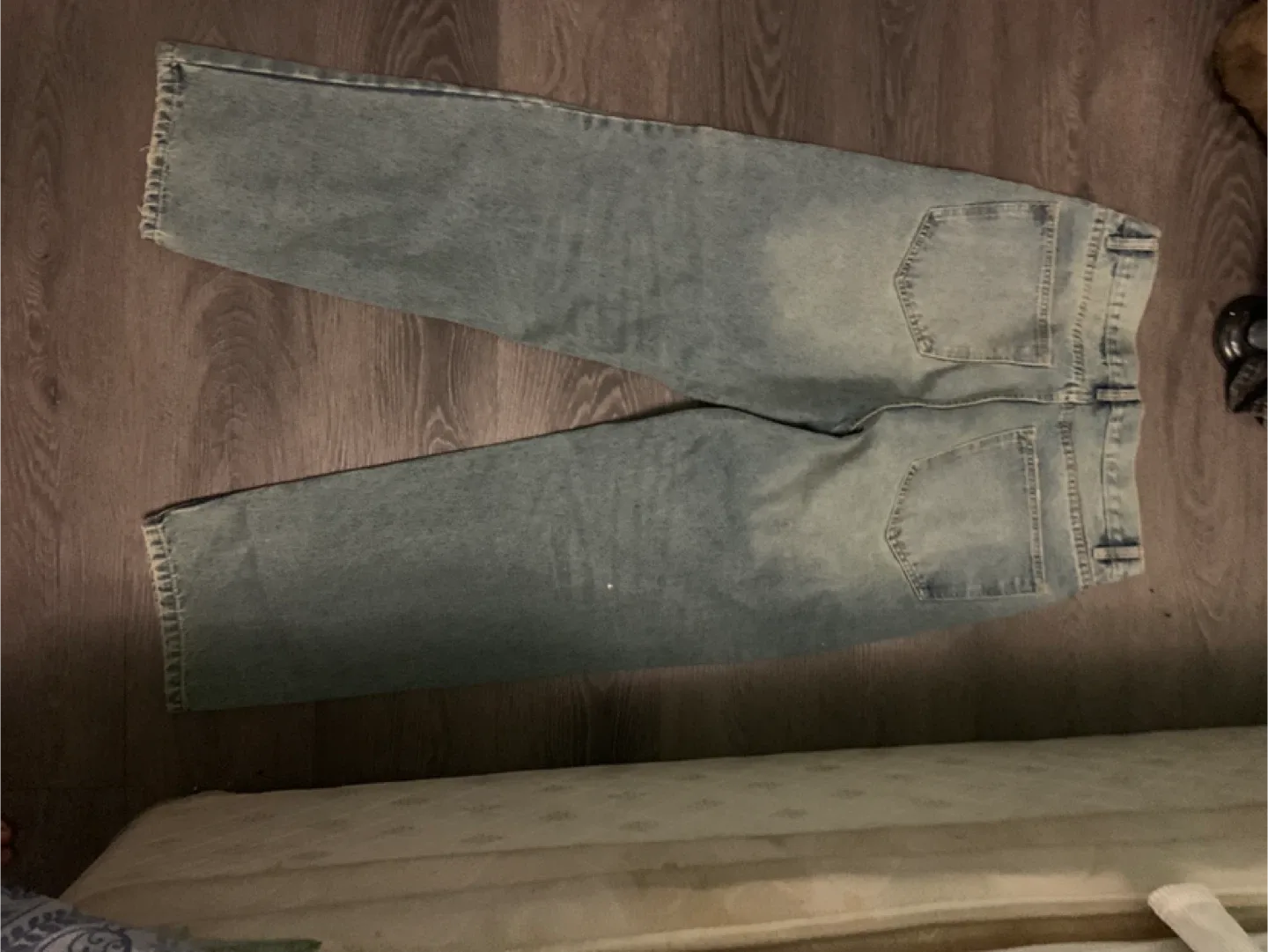 UH Denim Baggy Jeans - Size 32 image indicator(3)