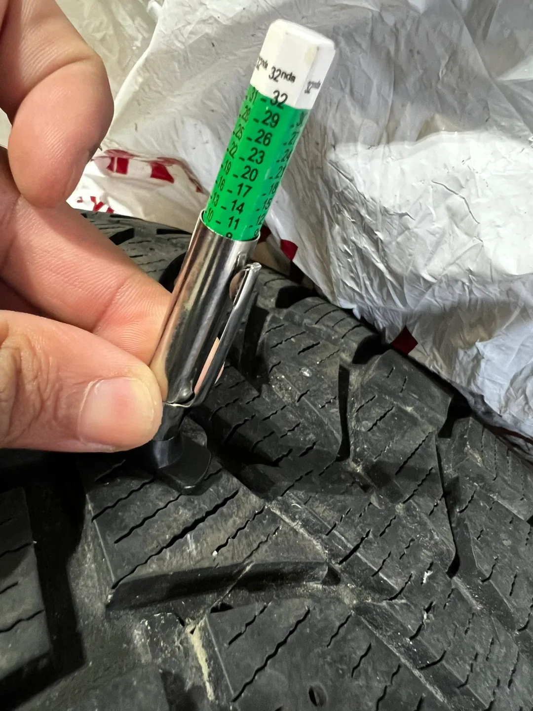 Uniroyal Tiger Paw Ice & Snow 3 225/50R17 image indicator(3)